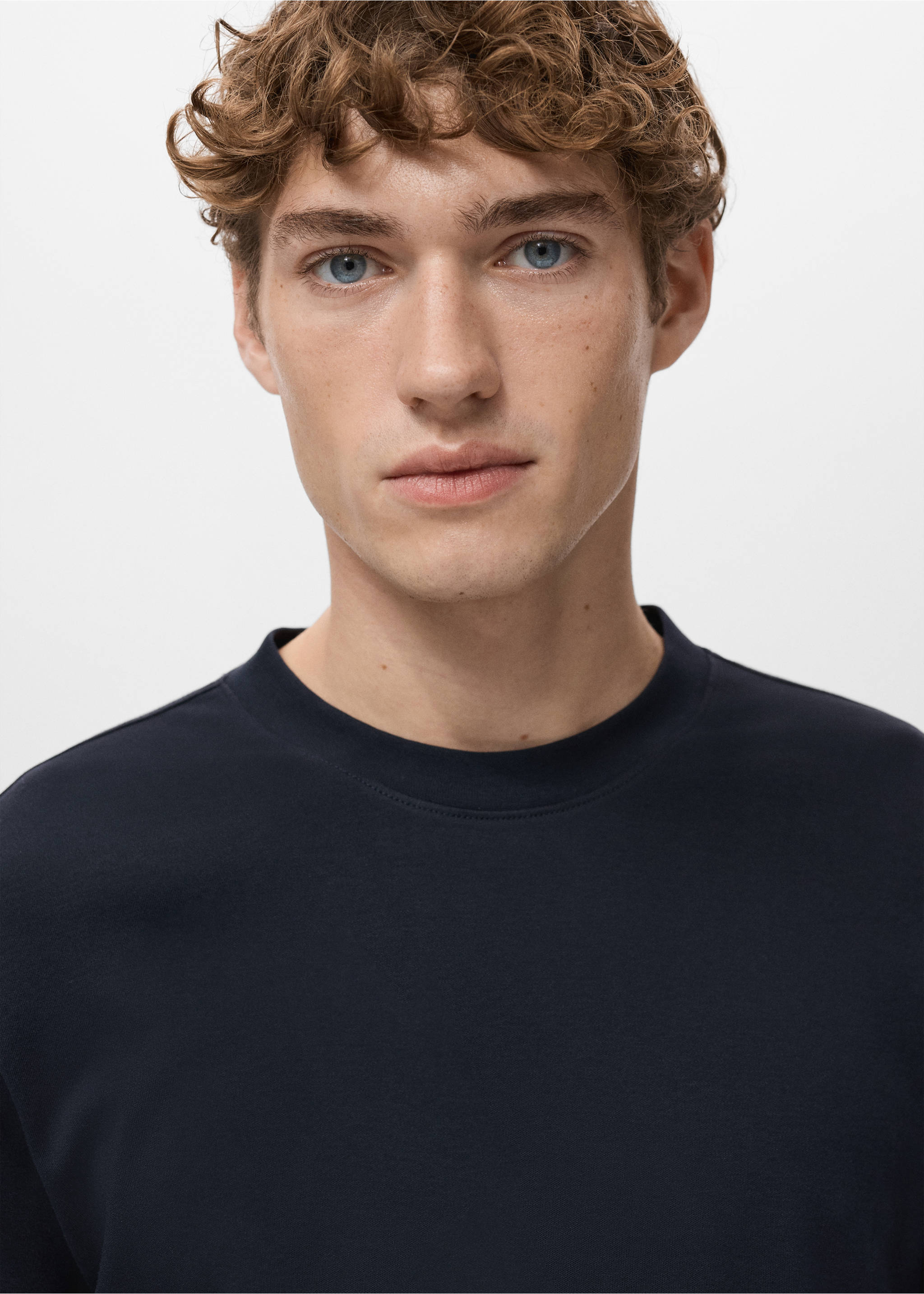 Medium weight regular fit T-shirt - Détail de l'article 1, Bleu marine. Ref: 27041262-00.