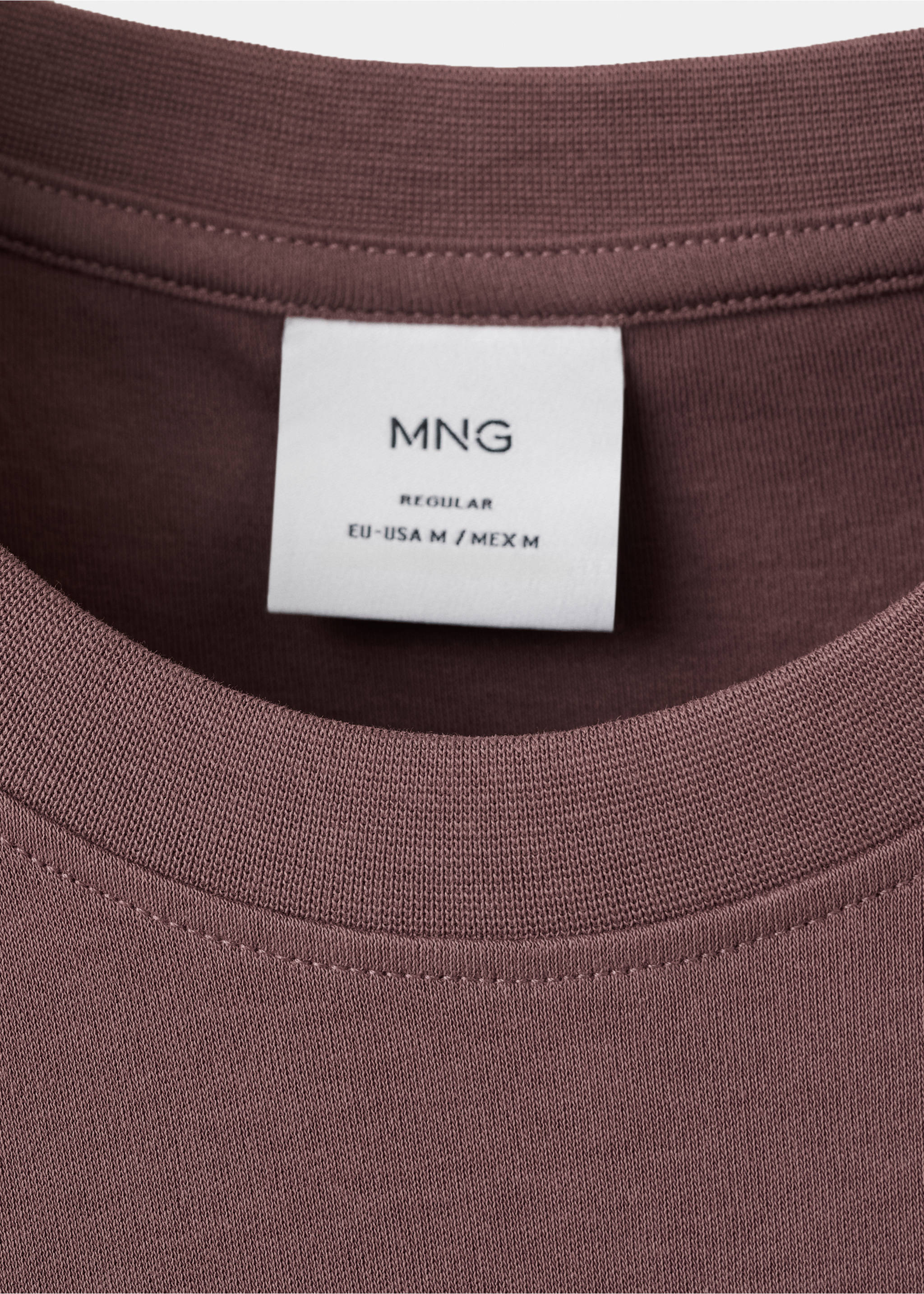 Camiseta medium weight regular fit - Detalle del artículo 8, Ciruela. Ref: 27041262-00.