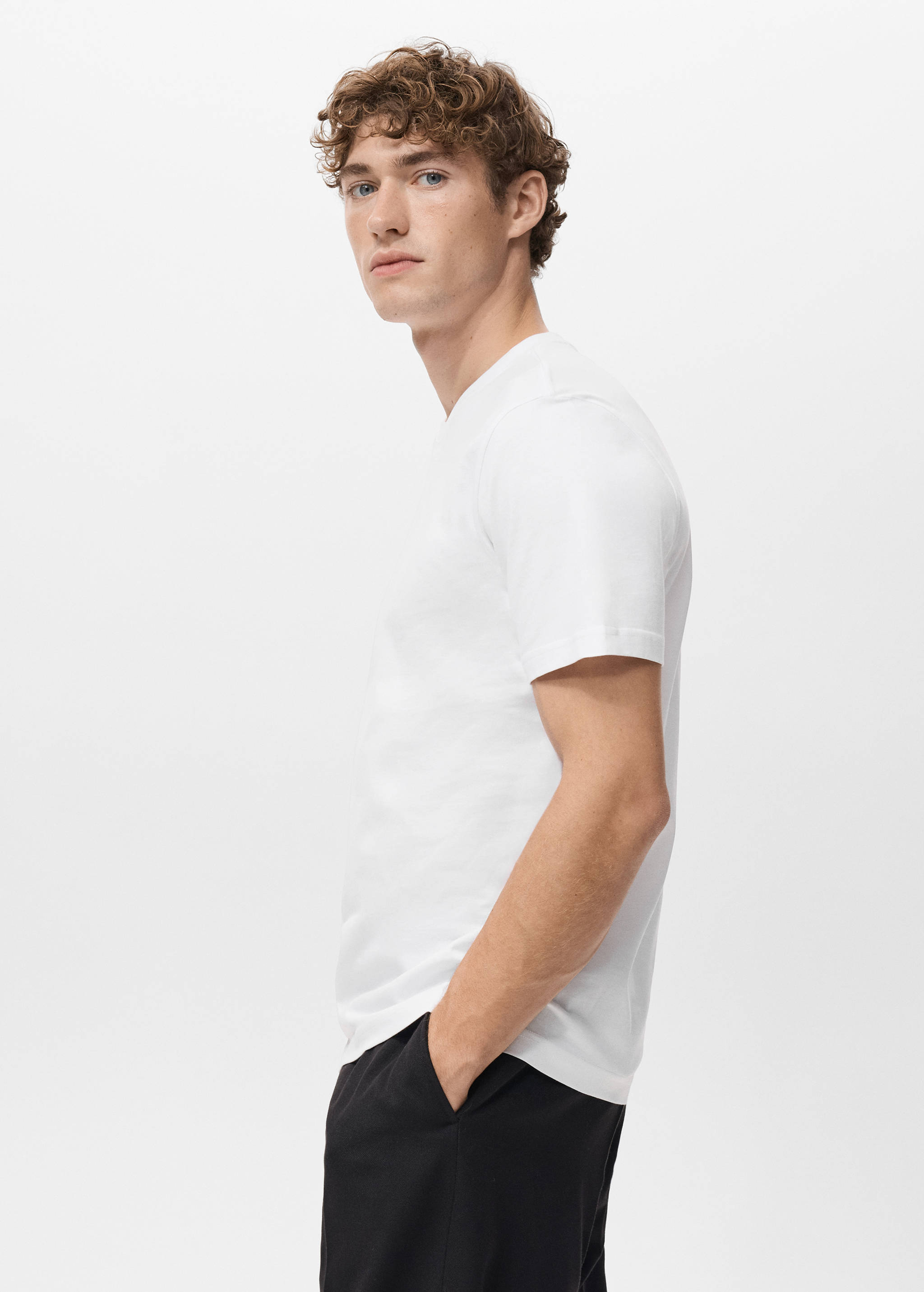 100% cotton slim-fit t-shirt - Details of the article 2
