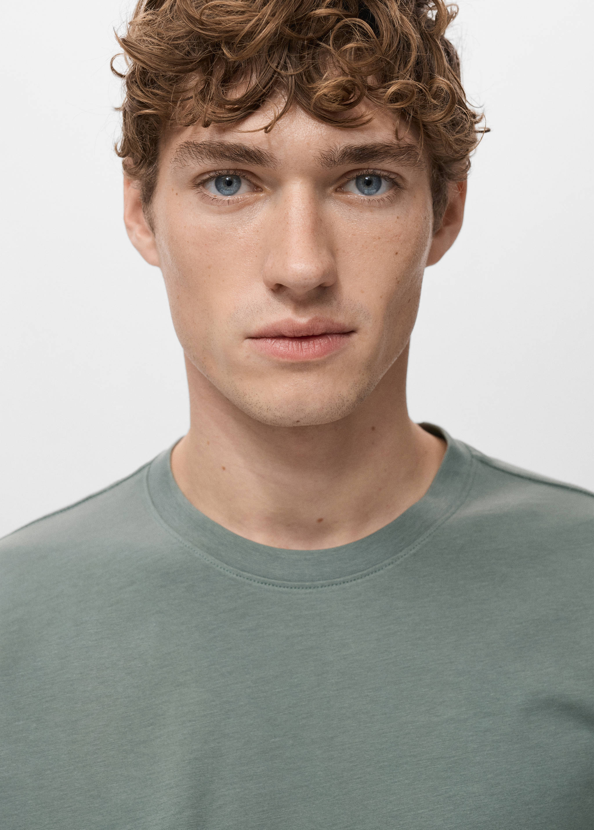 100% cotton slim-fit t-shirt - Details of the article 1