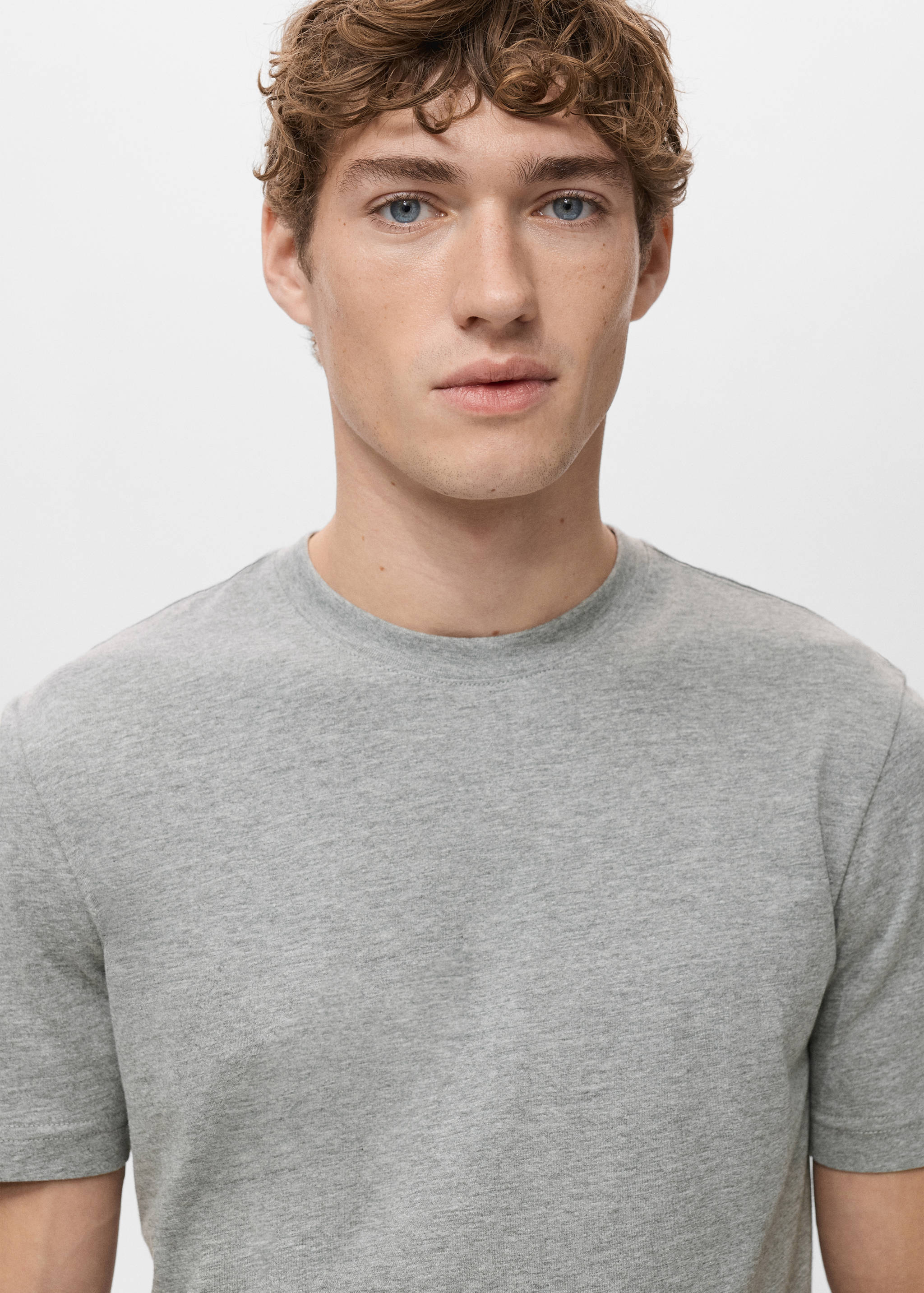 100% cotton slim-fit t-shirt - Details of the article 1