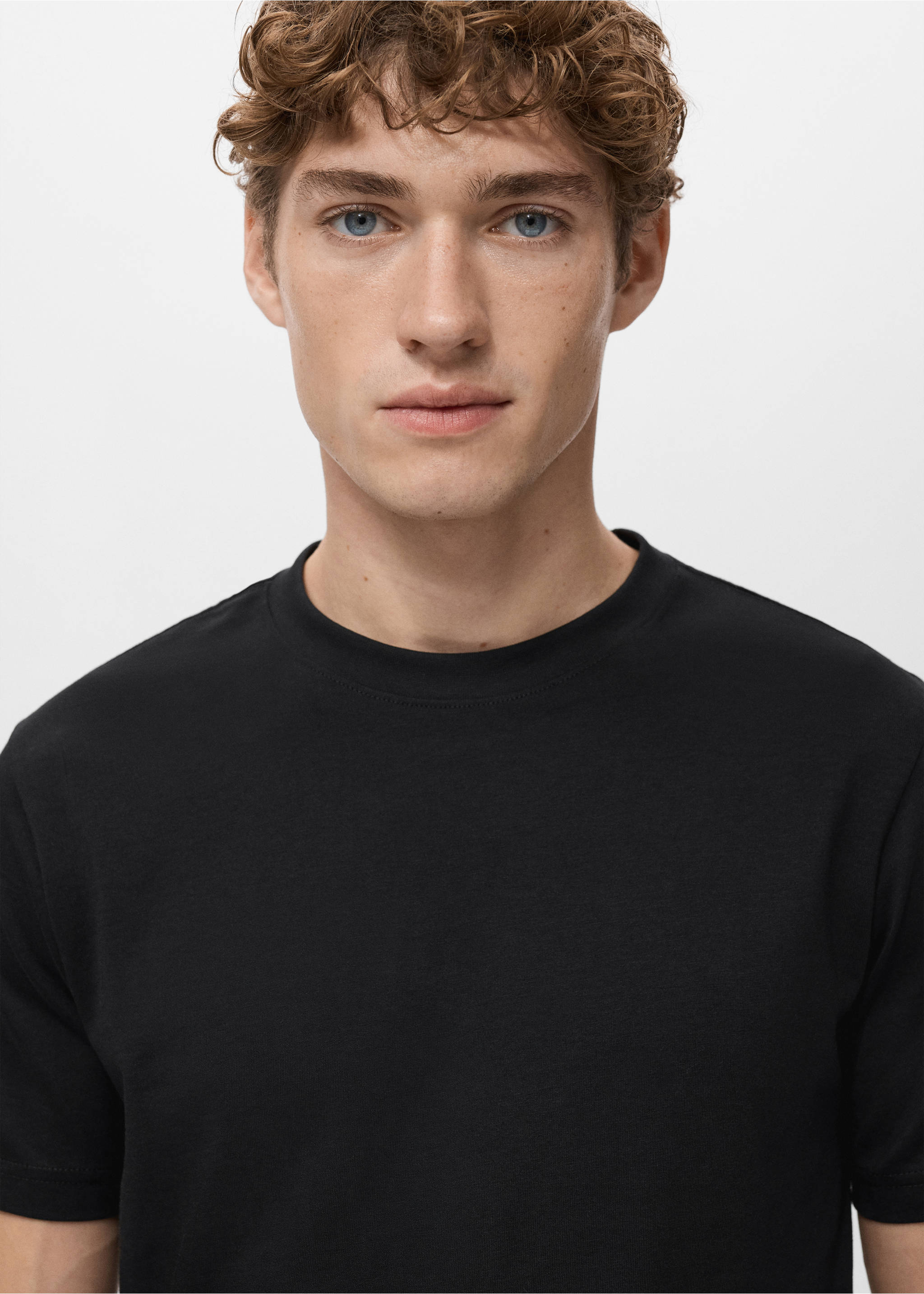 100% cotton slim-fit t-shirt - Details of the article 1, Black. Ref: 27041263-00.