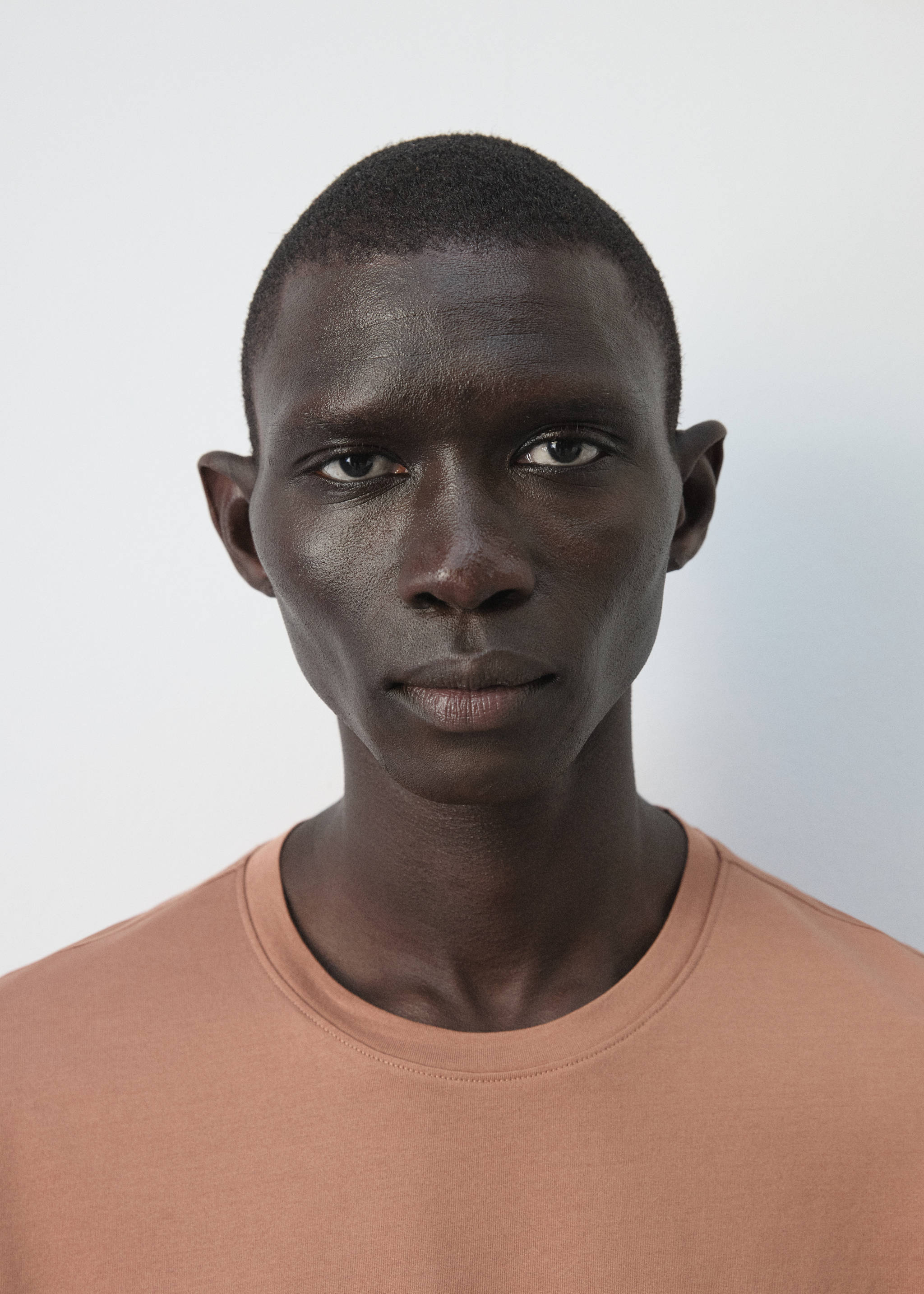 Футболка 100% хлопок regular fit - Деталь изделия 1