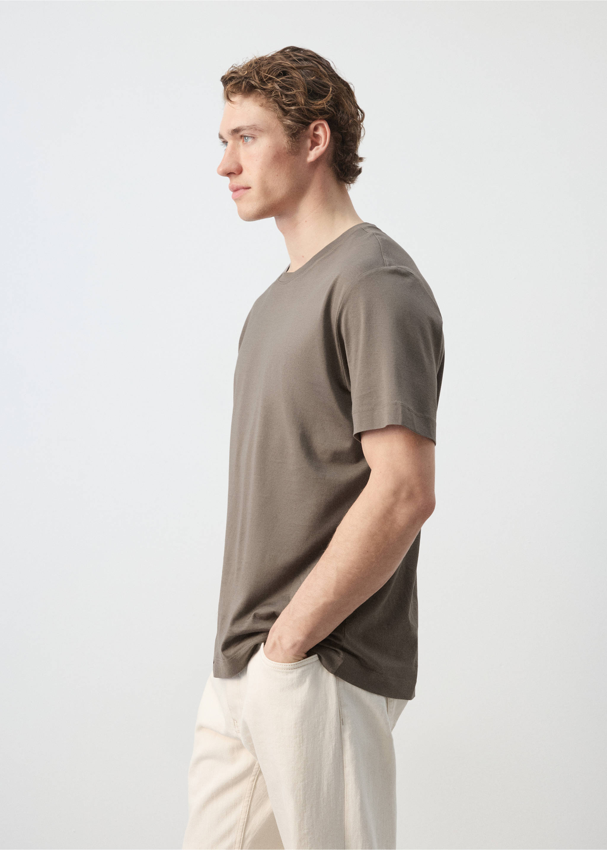 Camiseta 100% algodón regular fit - Detalle del artículo 6, Marrón medio. Ref: 27041264-00.