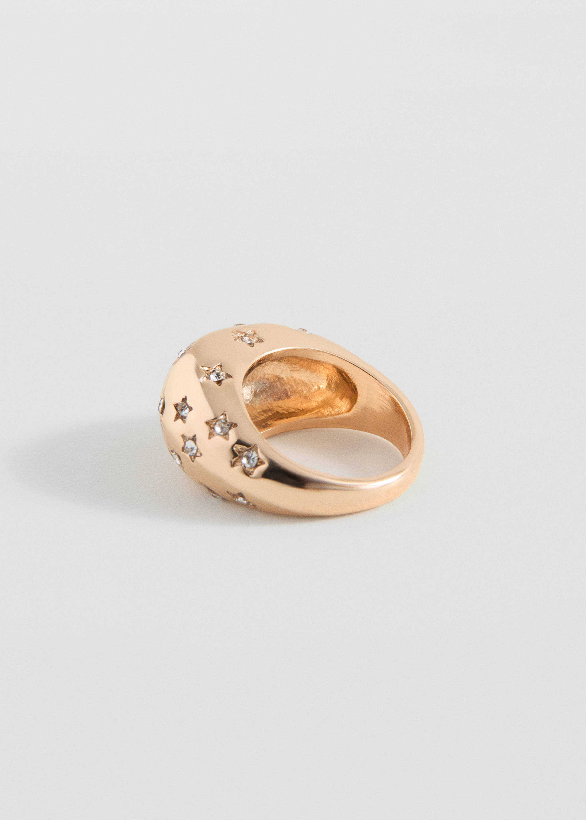 Кольцо со звездами - Средний план