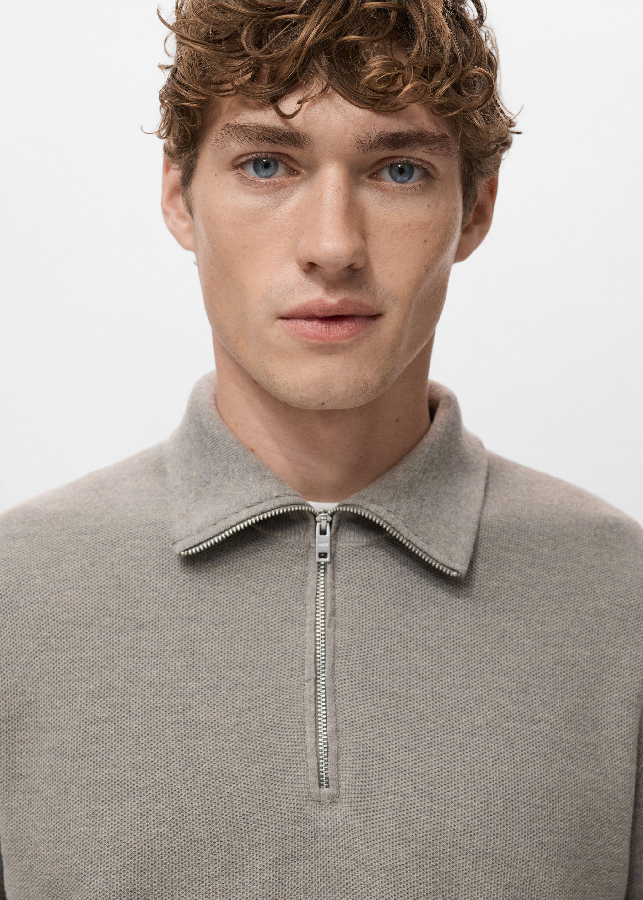 Jersey microestructura cuello cremallera - Detalle del artículo 1, Gris visón. Ref: 27041282-00.