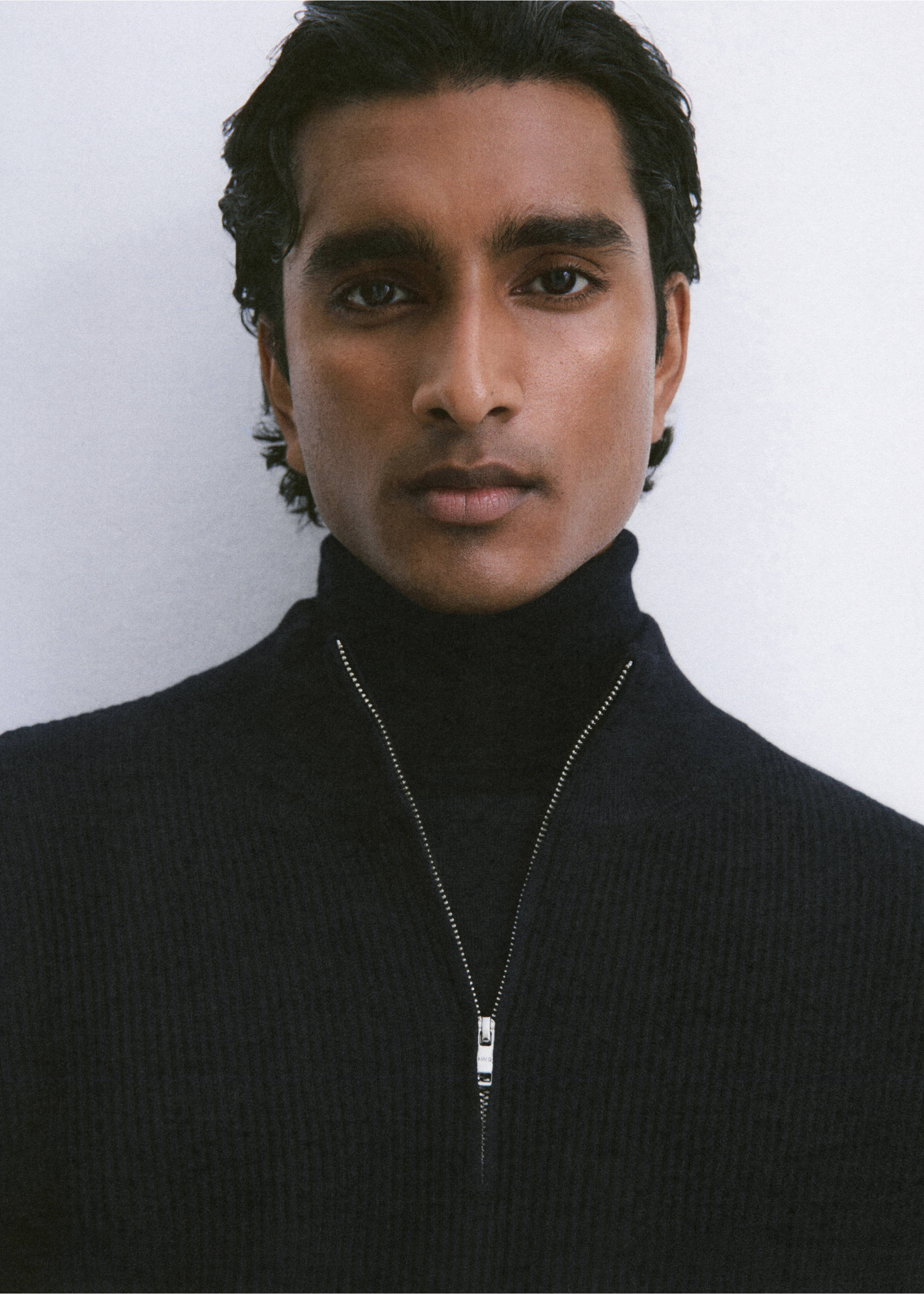 Ribbed sweater with zip neck - Details of the article 5, Navy. Ref: 27041283-00.