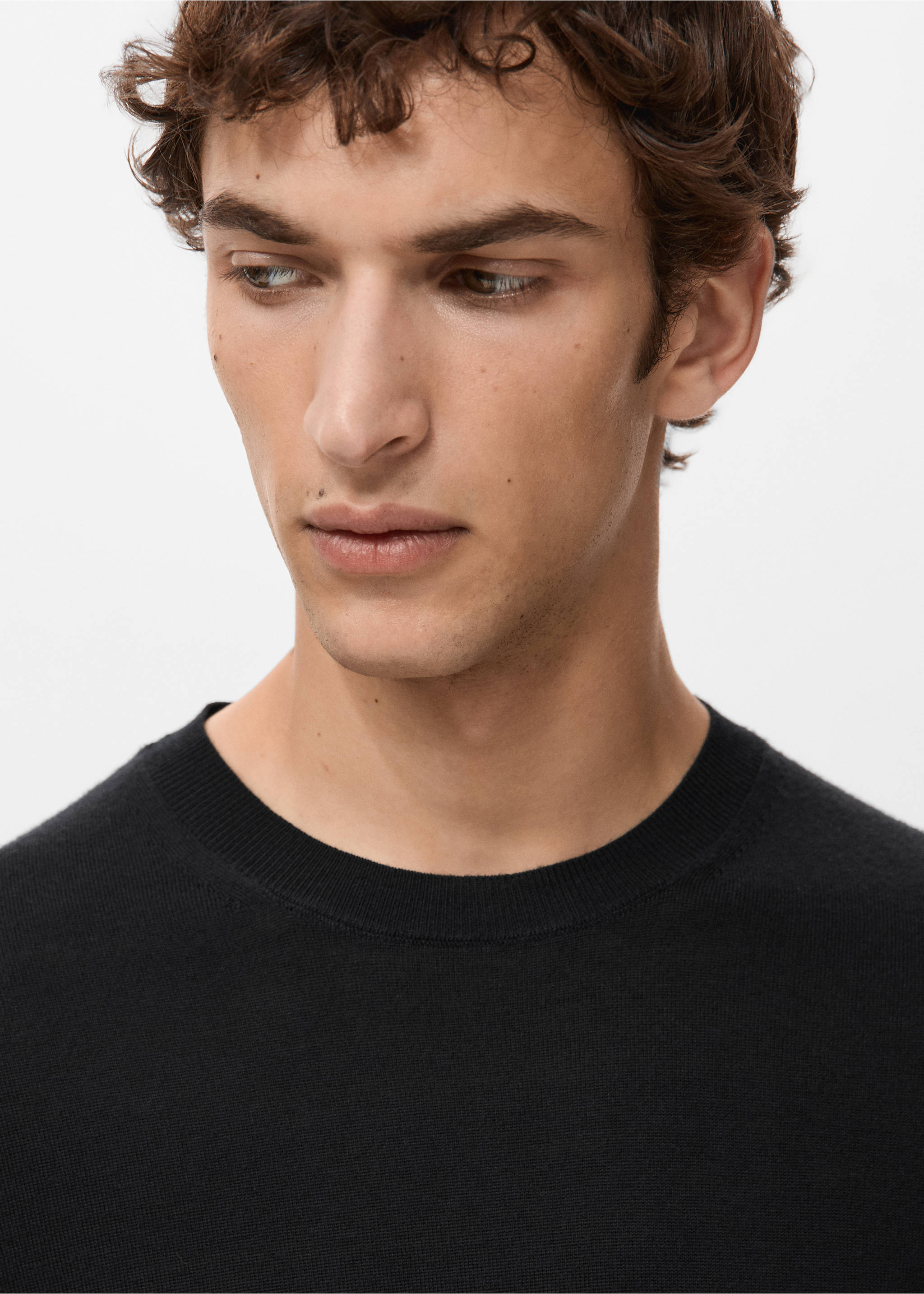 100% wool fine-knit sweater - Details of the article 1, Black. Ref: 27041284-00.