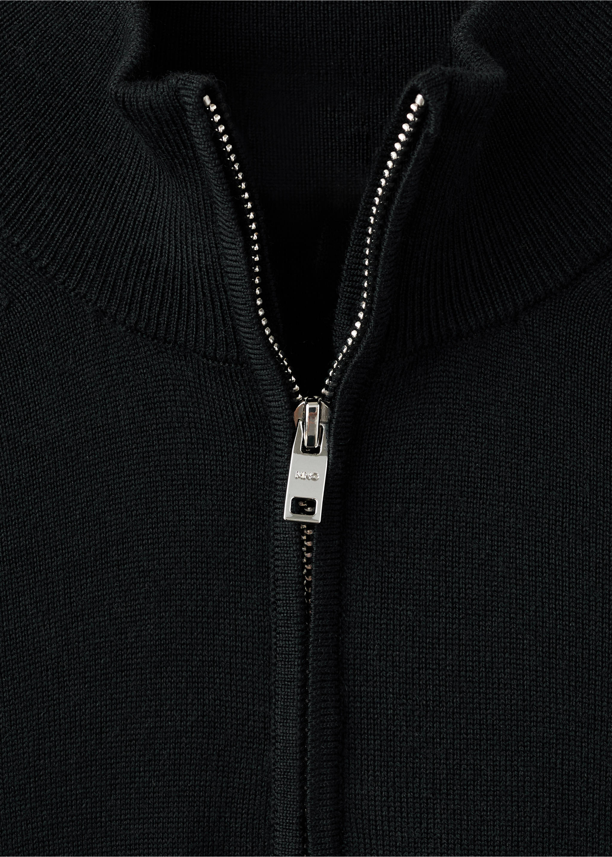 100% merino wool zip-neck sweater - Details of the article 8, Black. Ref: 27041285-00.