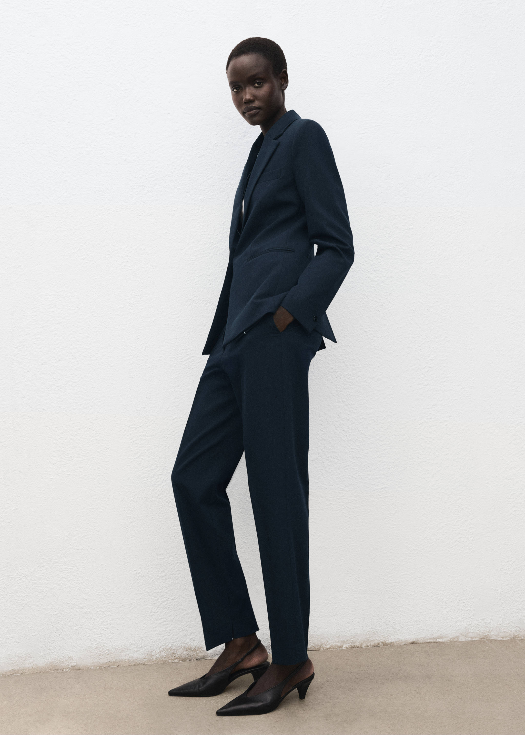 Blazer costume cintré - Plan général, Bleu marine foncé. Ref: 27041294-00.