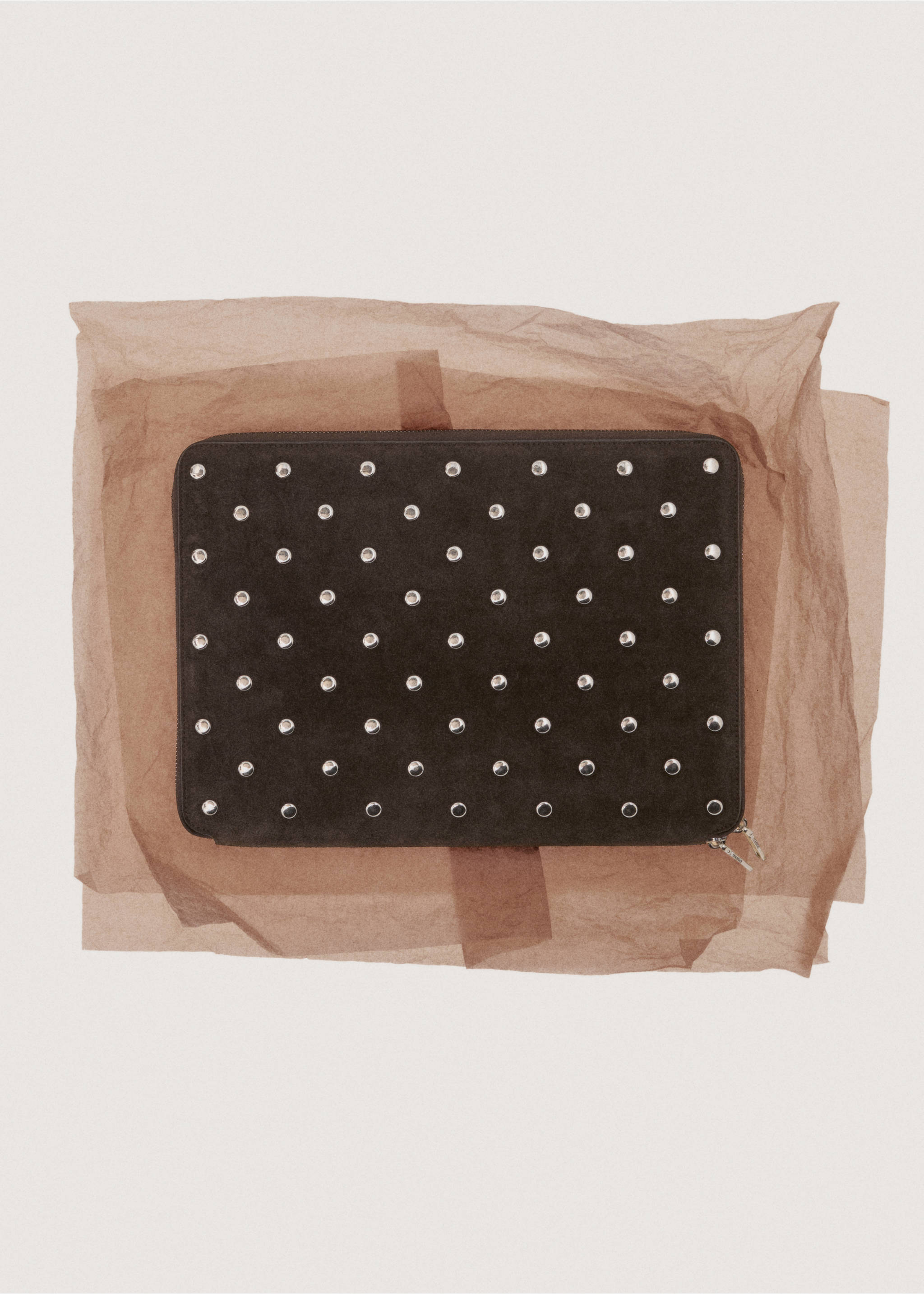 Studded leather laptop case - Details of the article 7, Chocolate. Ref: 27041300-00.