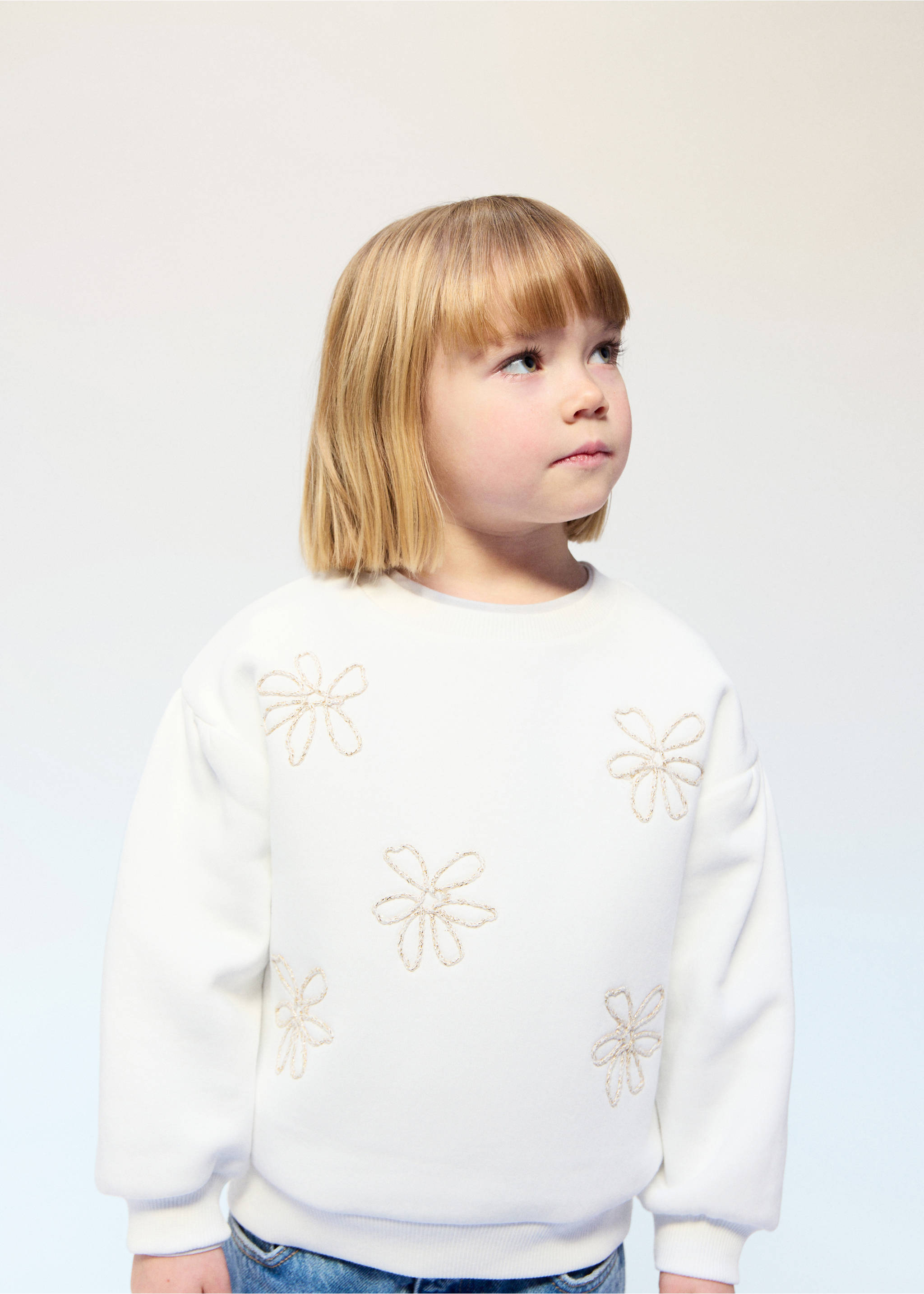 Sweat-shirt broderie florale - Plan moyen, Blanc cassé. Ref: 27041302-00.