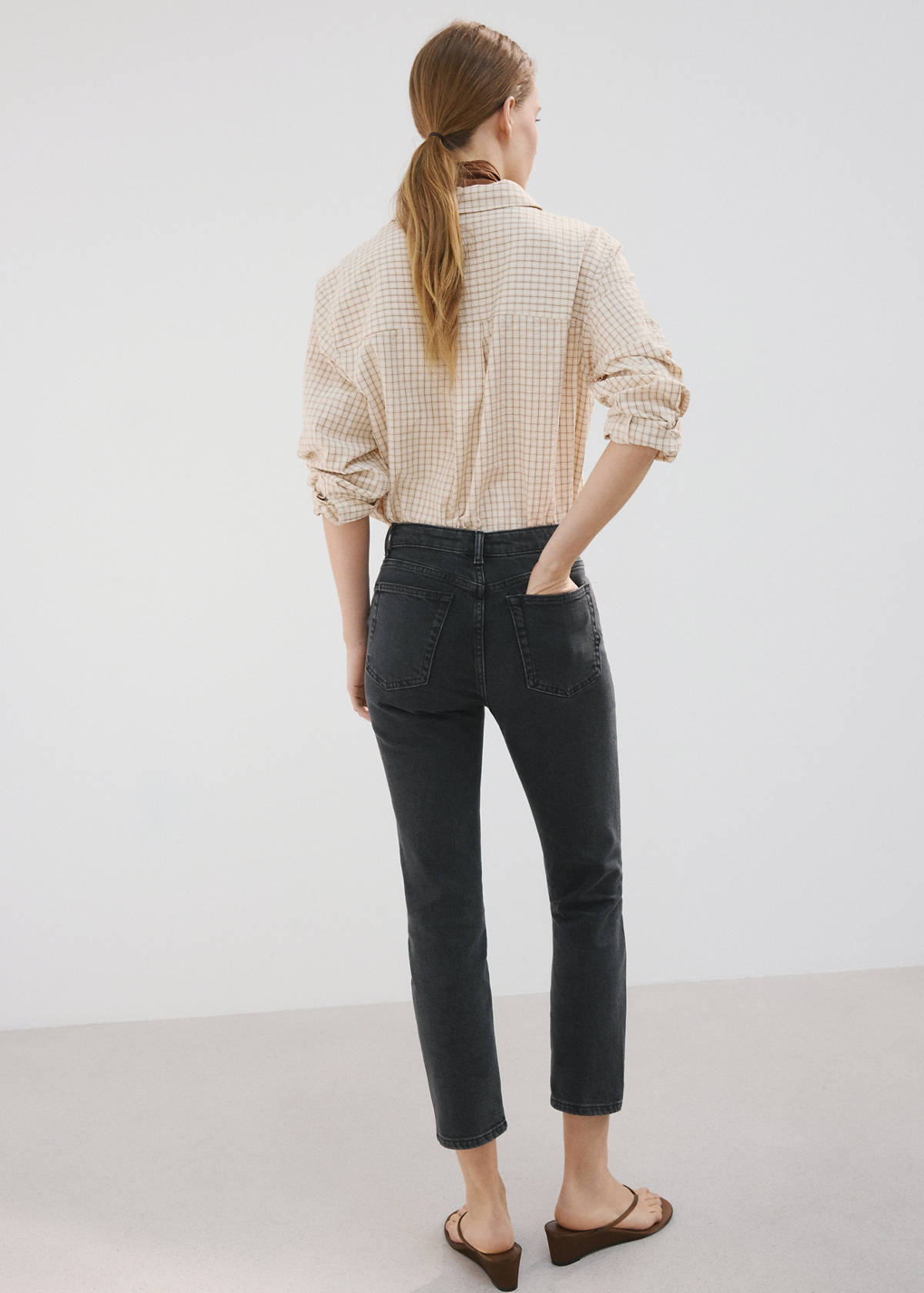 Claudia slim-fit cropped jeans — Black denim