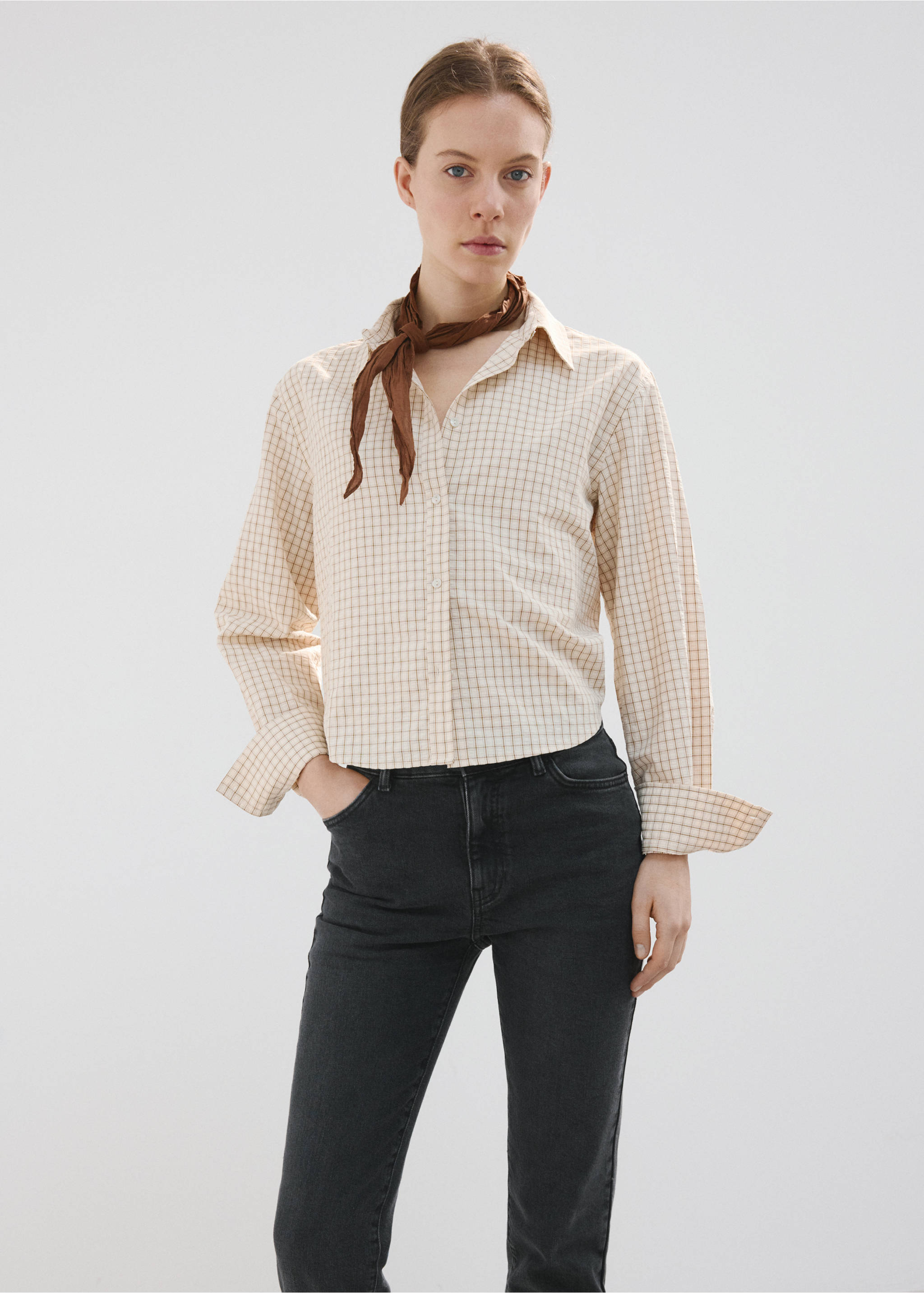 Claudia slim-fit cropped jeans - Details of the article 1, Black denim. Ref: 27041306-00.