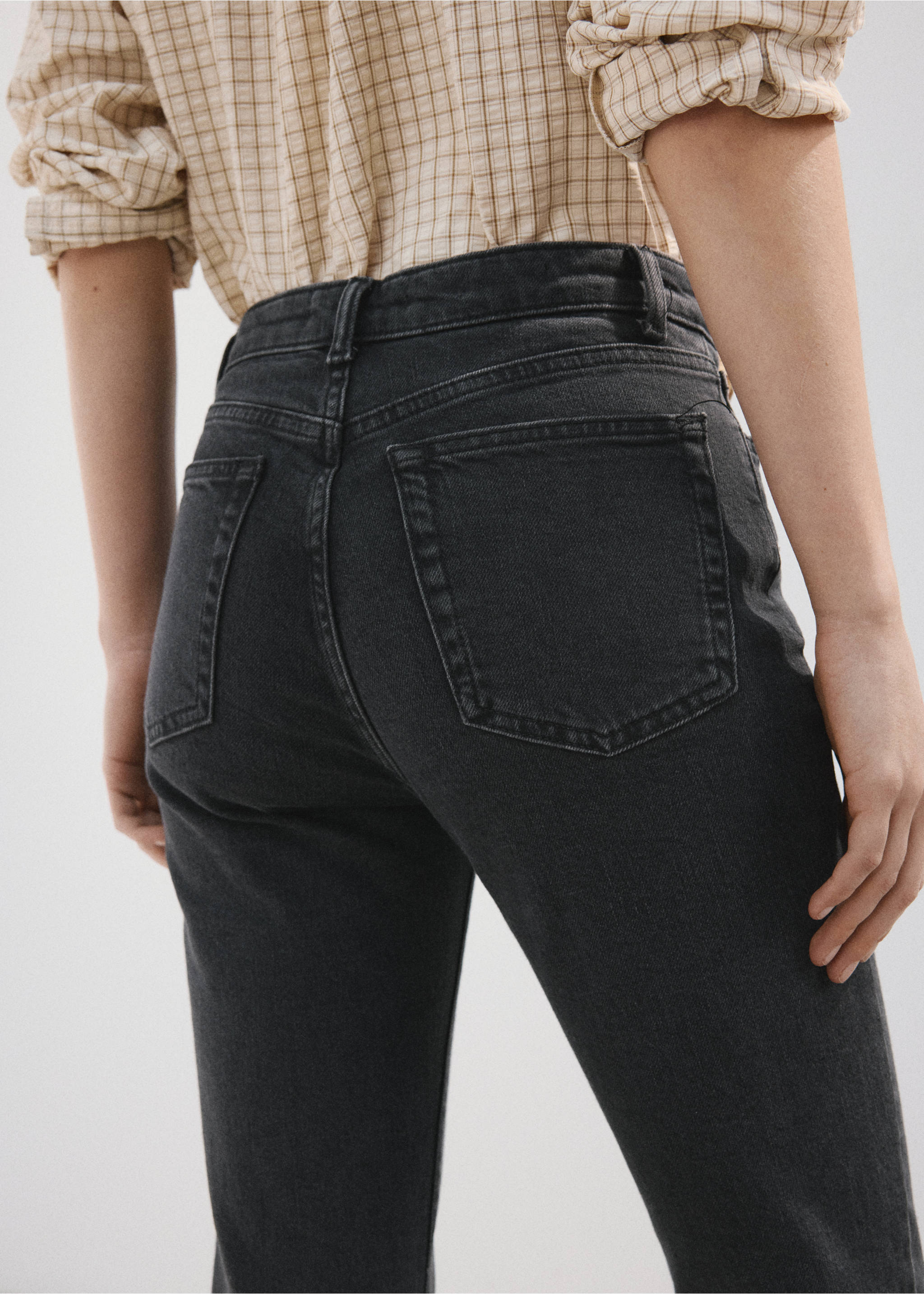Claudia slim-fit cropped jeans - Details of the article 6, Black denim. Ref: 27041306-00.