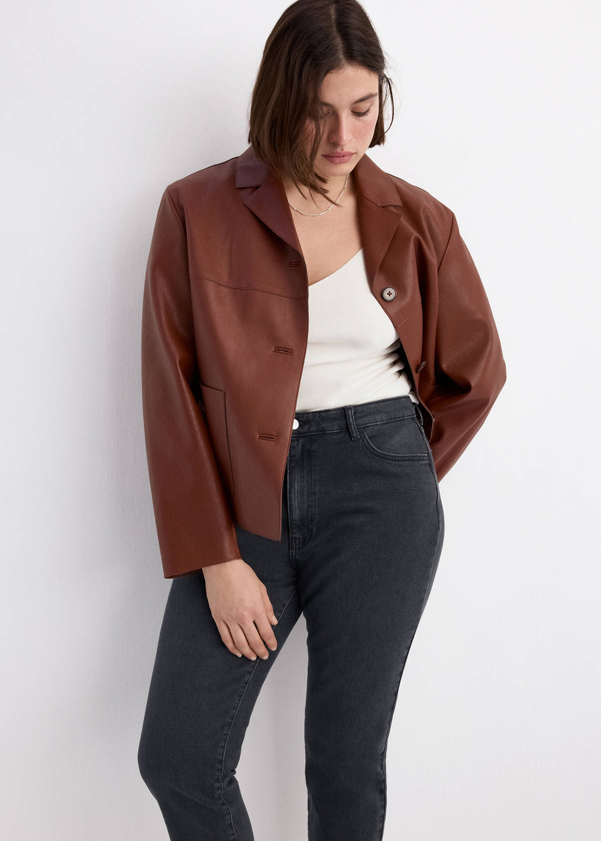 Claudia slim-fit cropped jeans — Black denim