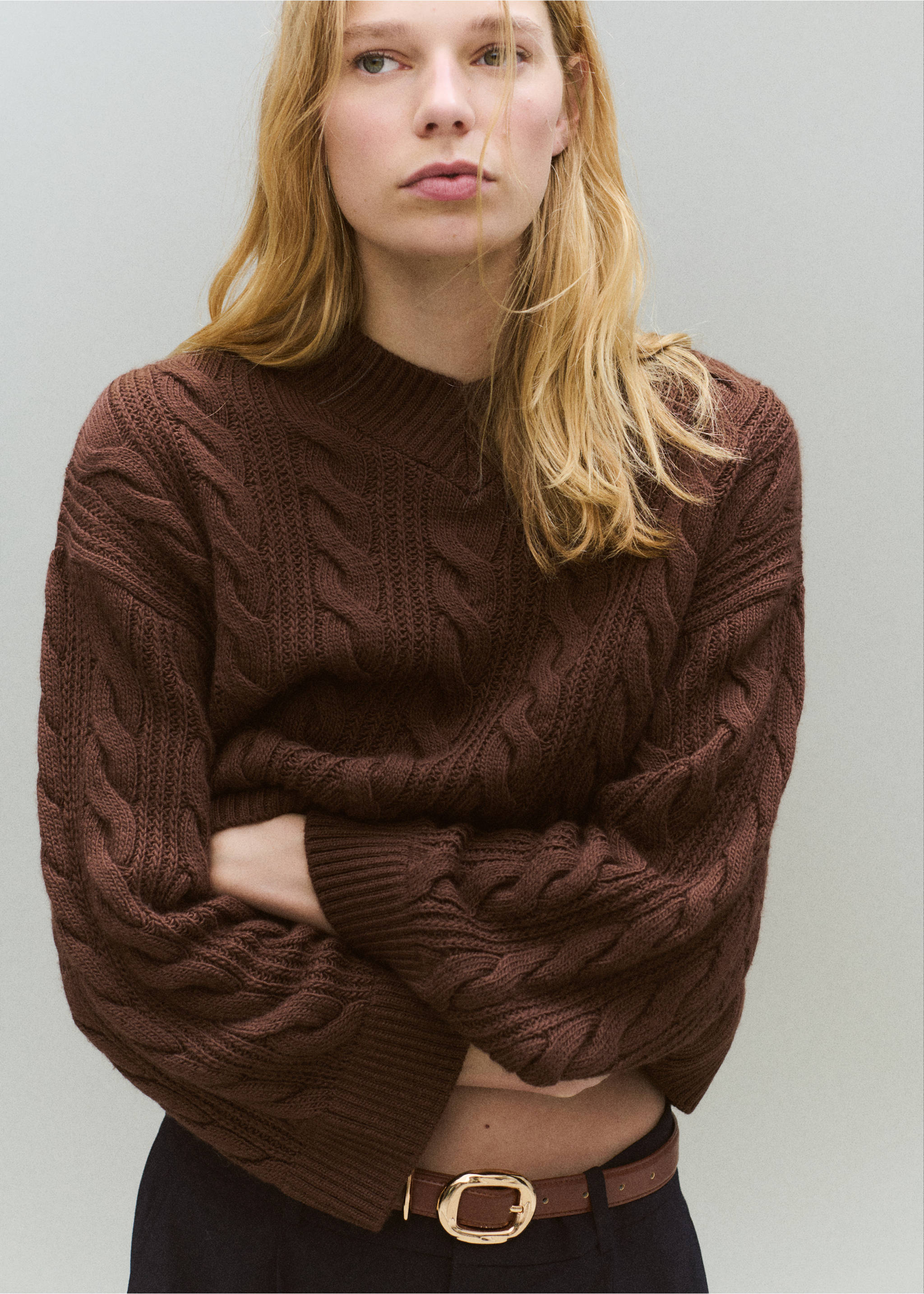 V-neck braided sweater - Medium plane, Brown. Ref: 27041308-00.
