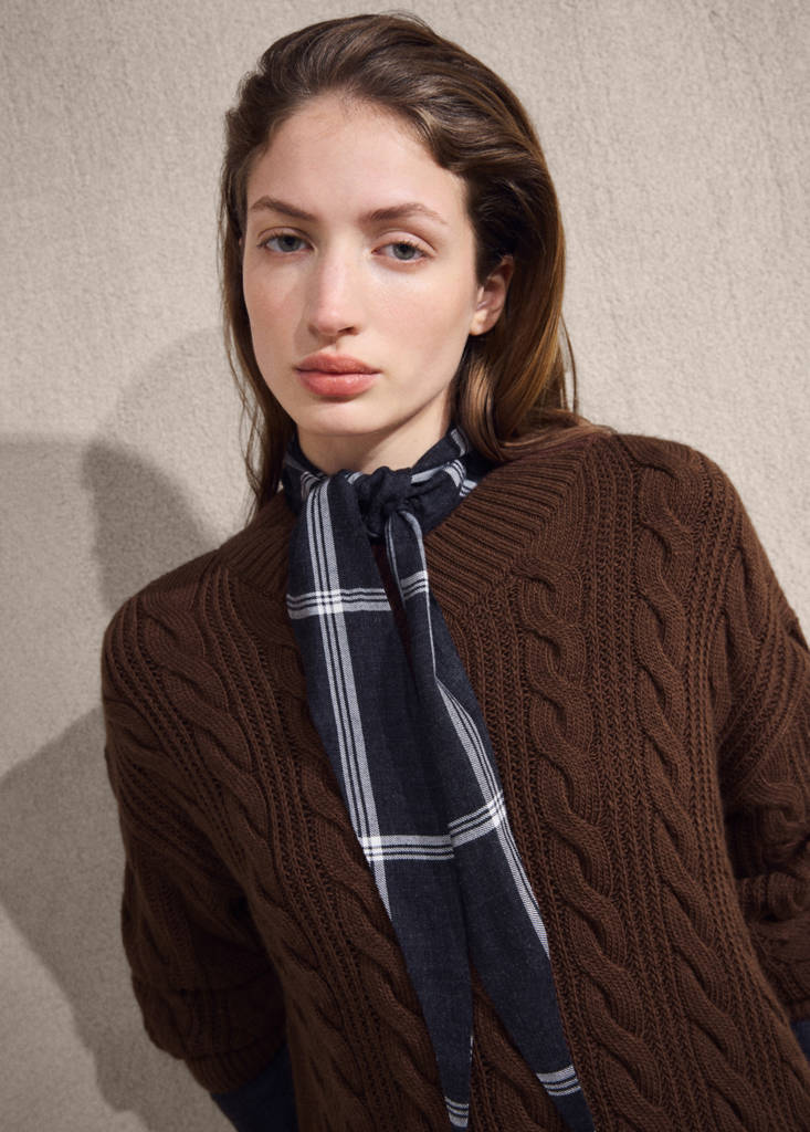 V-neck braided sweater — Brown