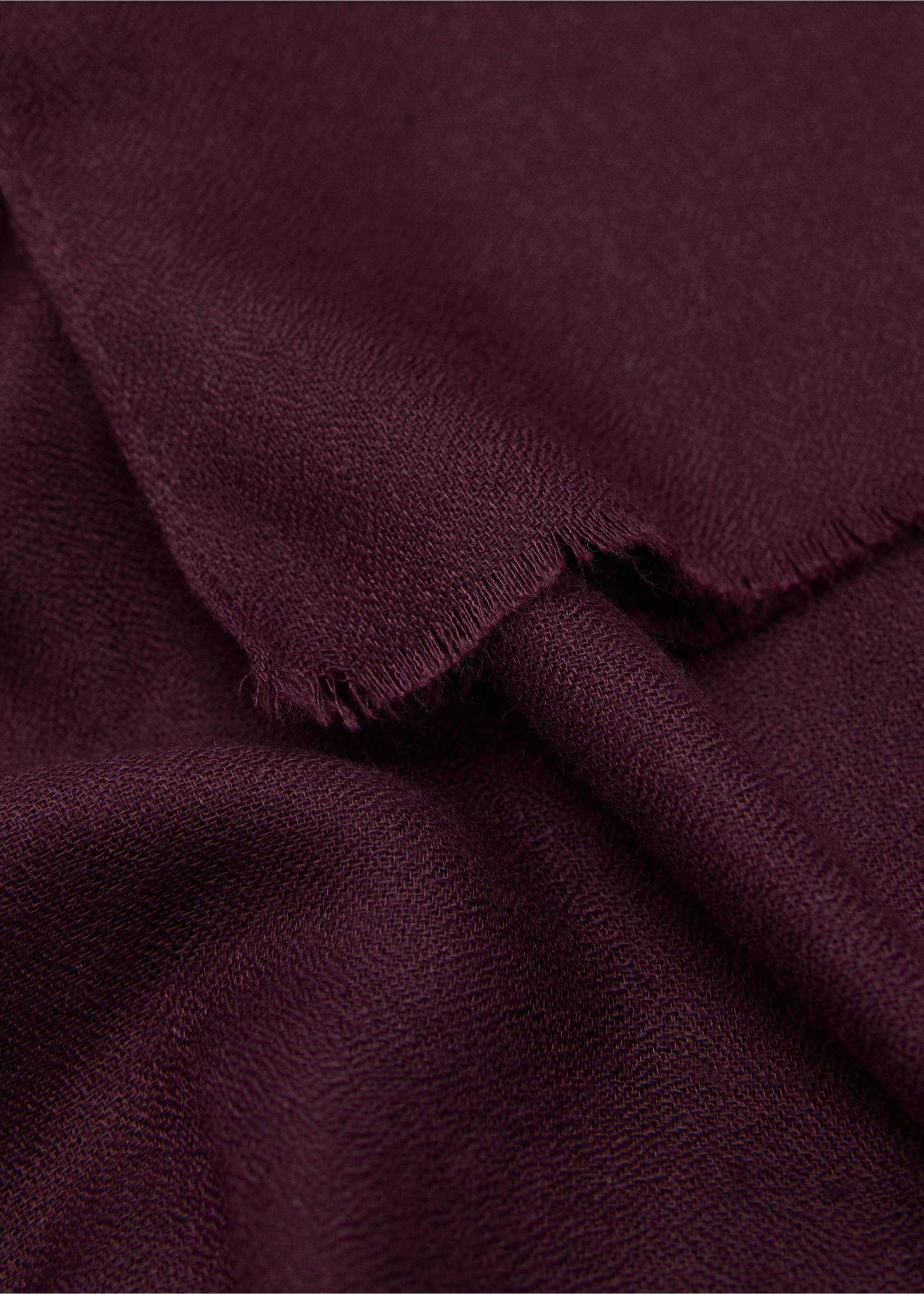 Foulard bords effilochés - Détail de l'article 1, Bordeaux. Ref: 27041329-00.