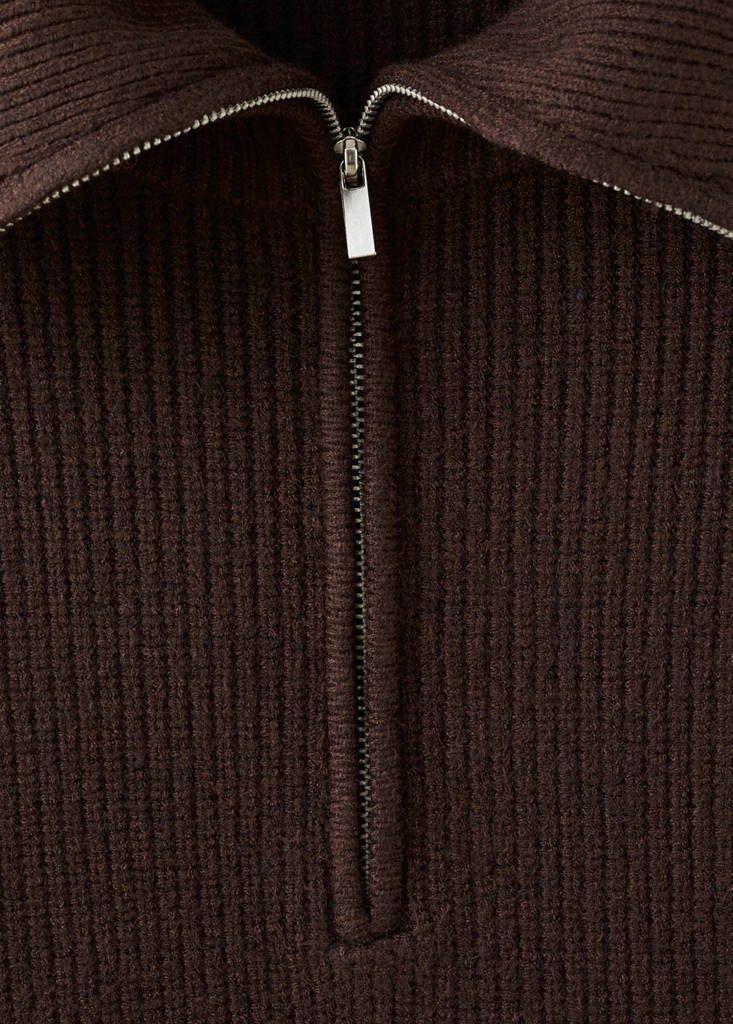 Sweater with contrasting zip collar — Chocolate