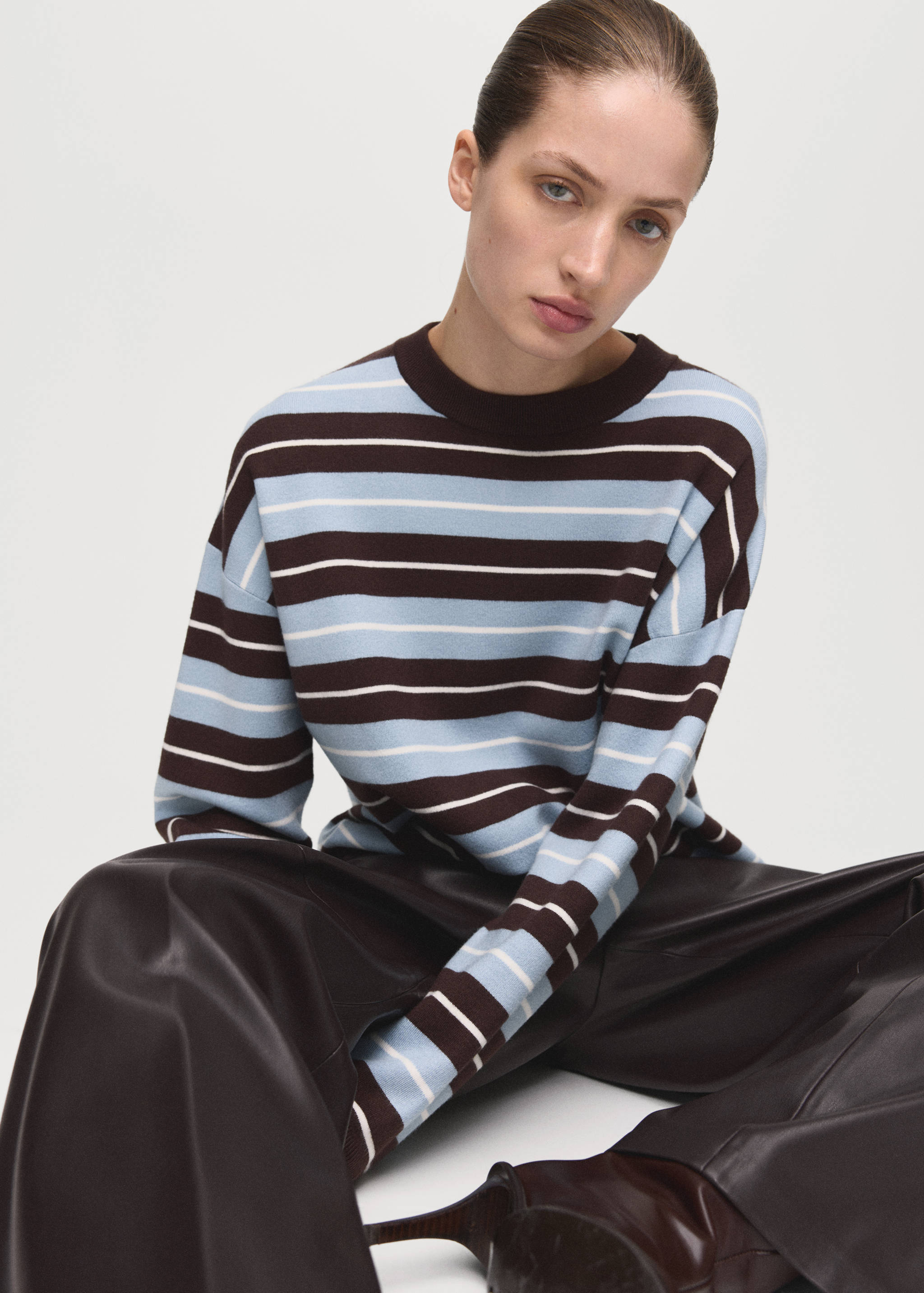 Oversized striped sweater - Details of the article 2