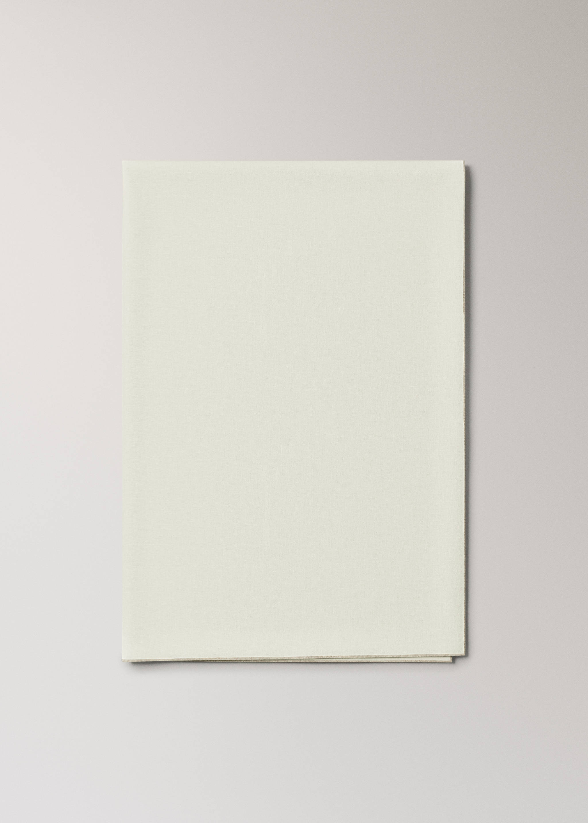 Resin-coated 100% linen tablecloth with contrasting overlock for 6 to 8 diners - Article without model