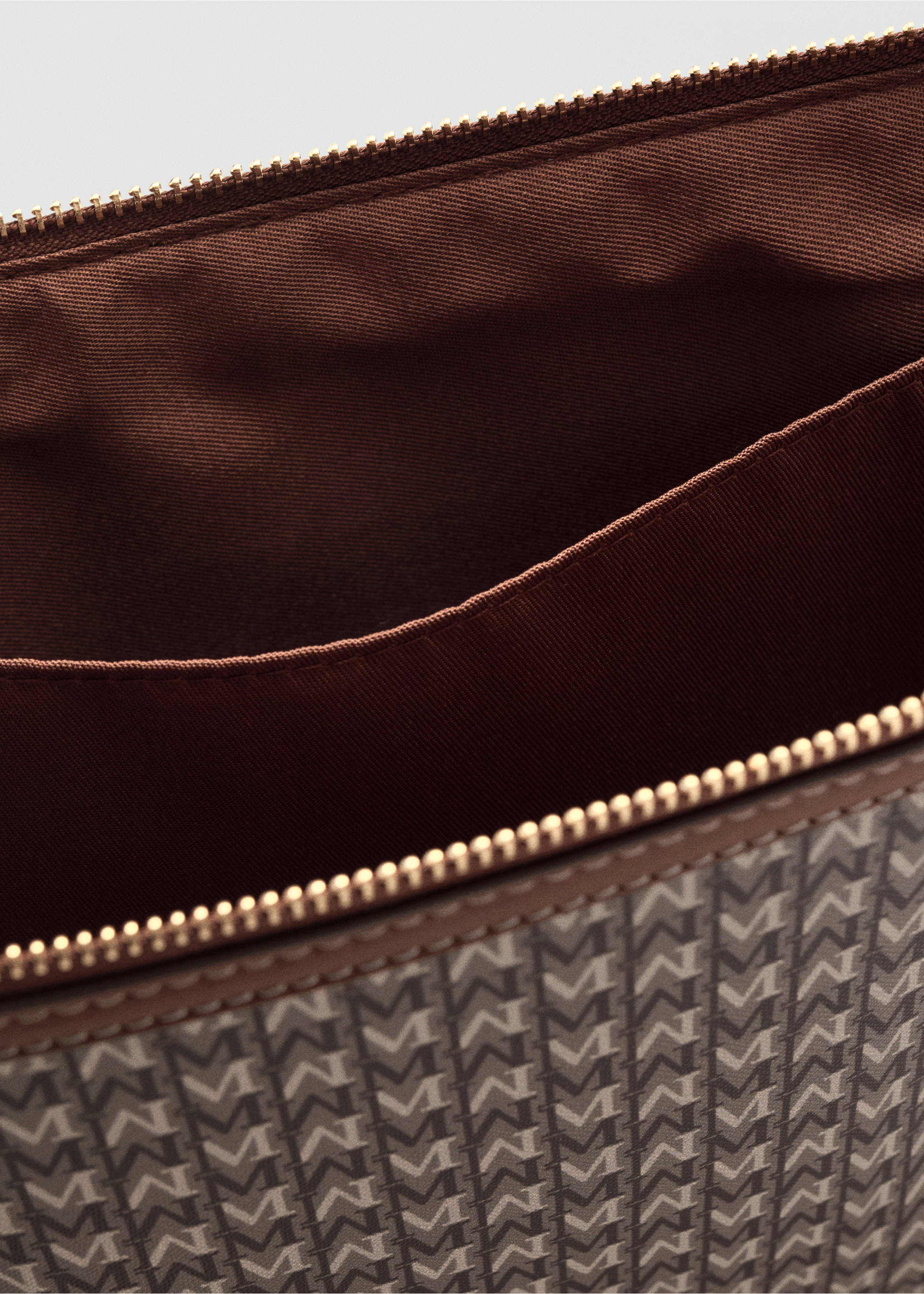 Laptop case with printed logo - Details of the article 1, Leather. Ref: 27041340-00.