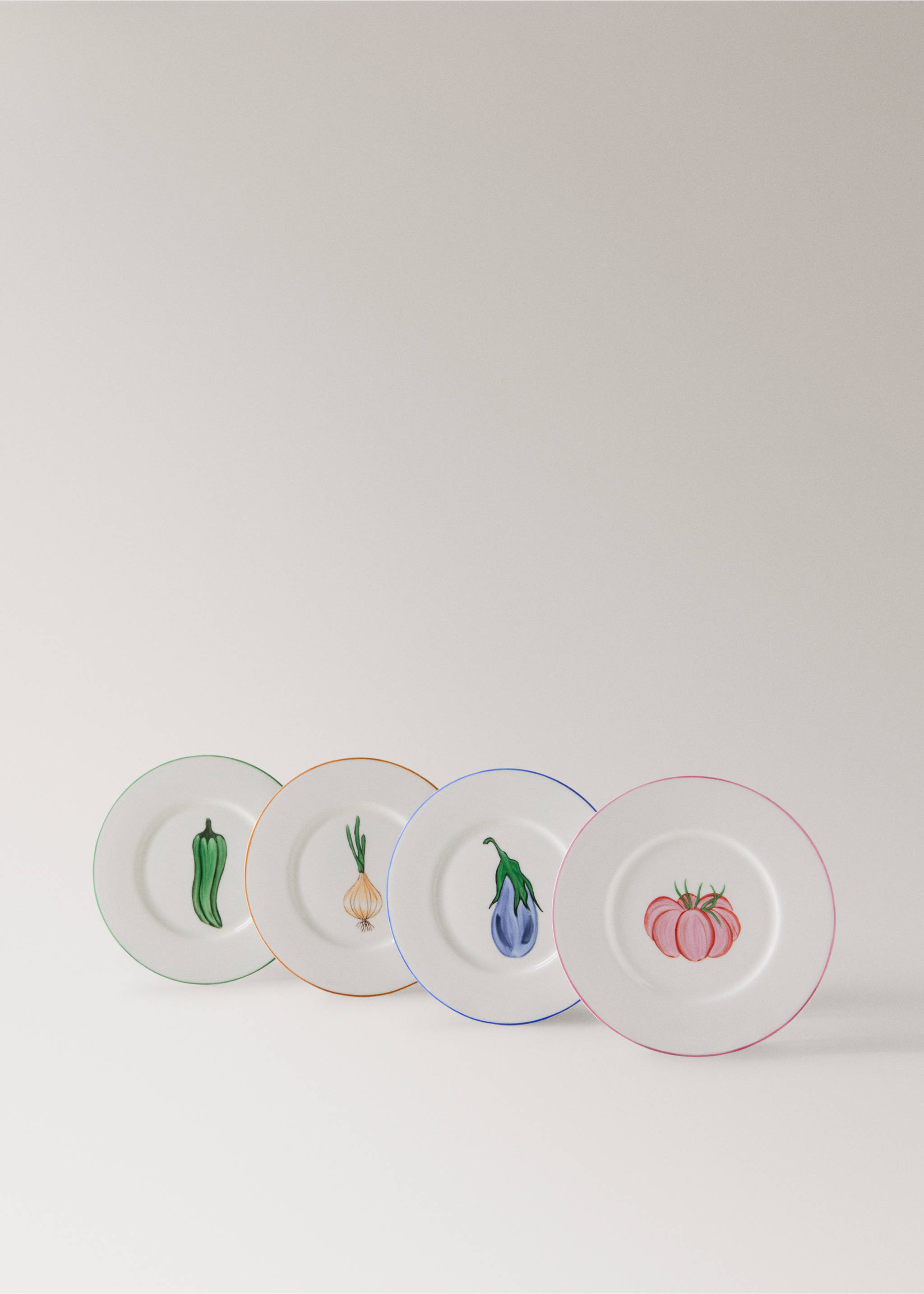 Hand-painted pepper side plate - Details of the article 3, White. Ref: 27041351-00.