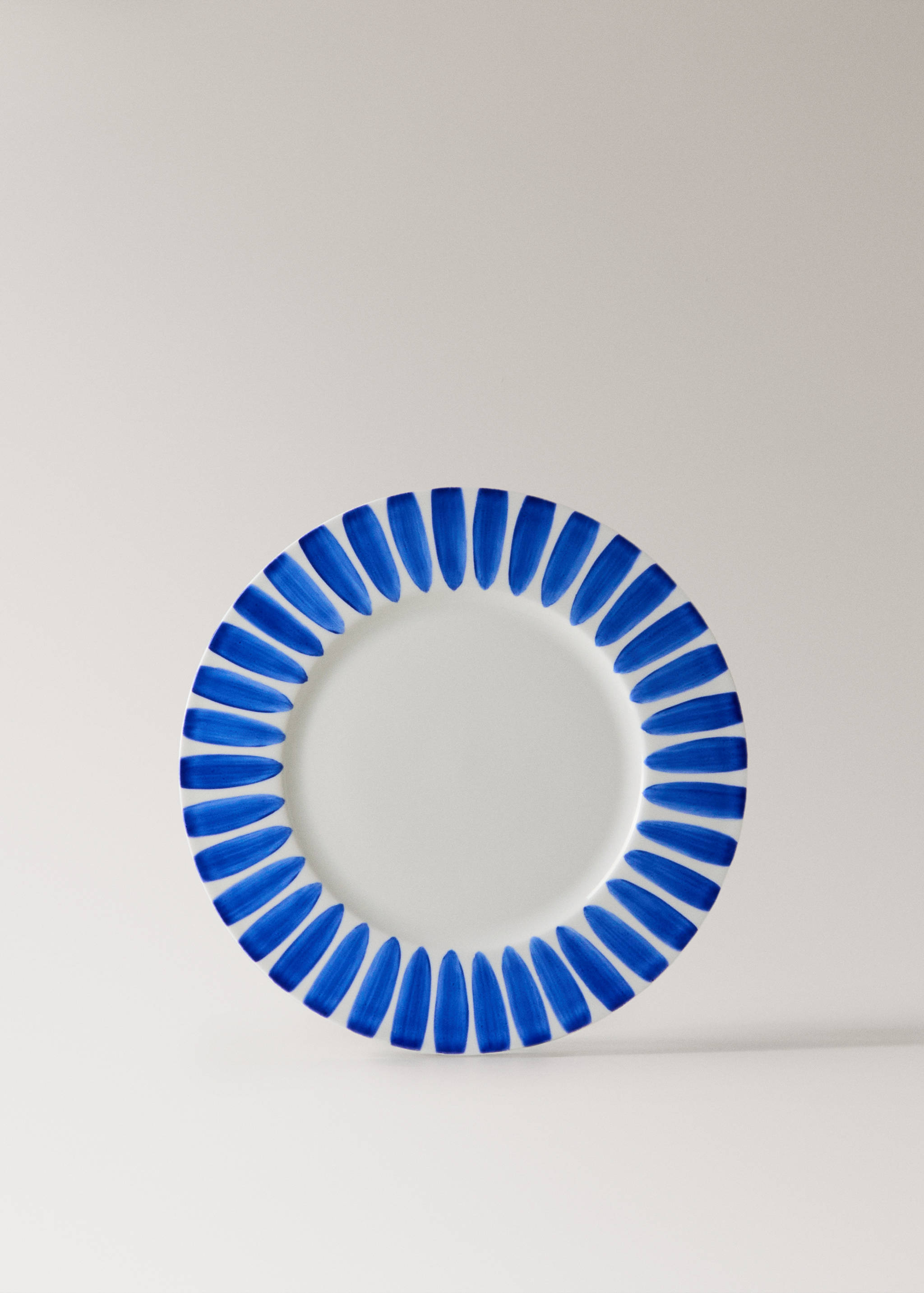 Bone china dinner plate with brushstrokes - Article without model