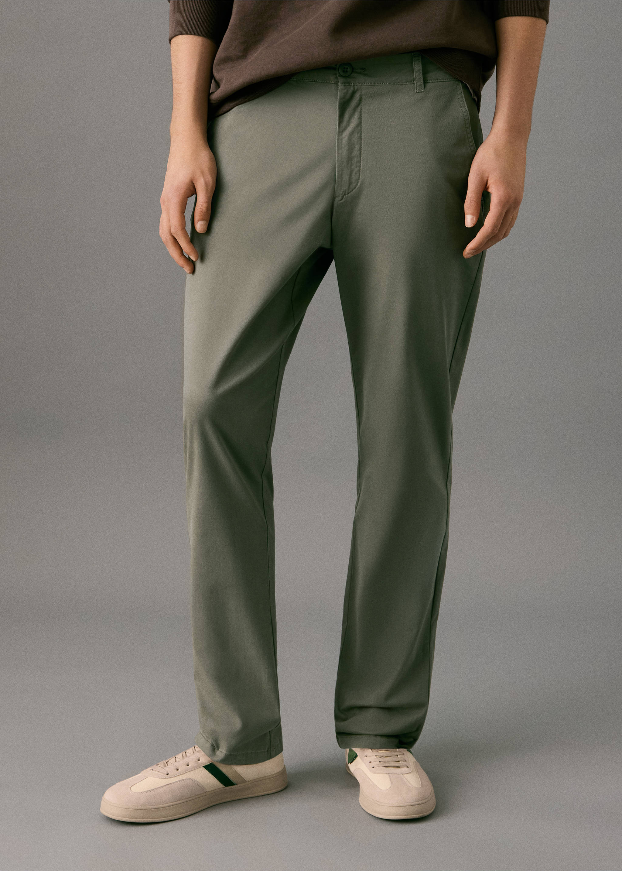 Pantalón chino liso - Plano medio, Khaki. Ref: 27041512-00.