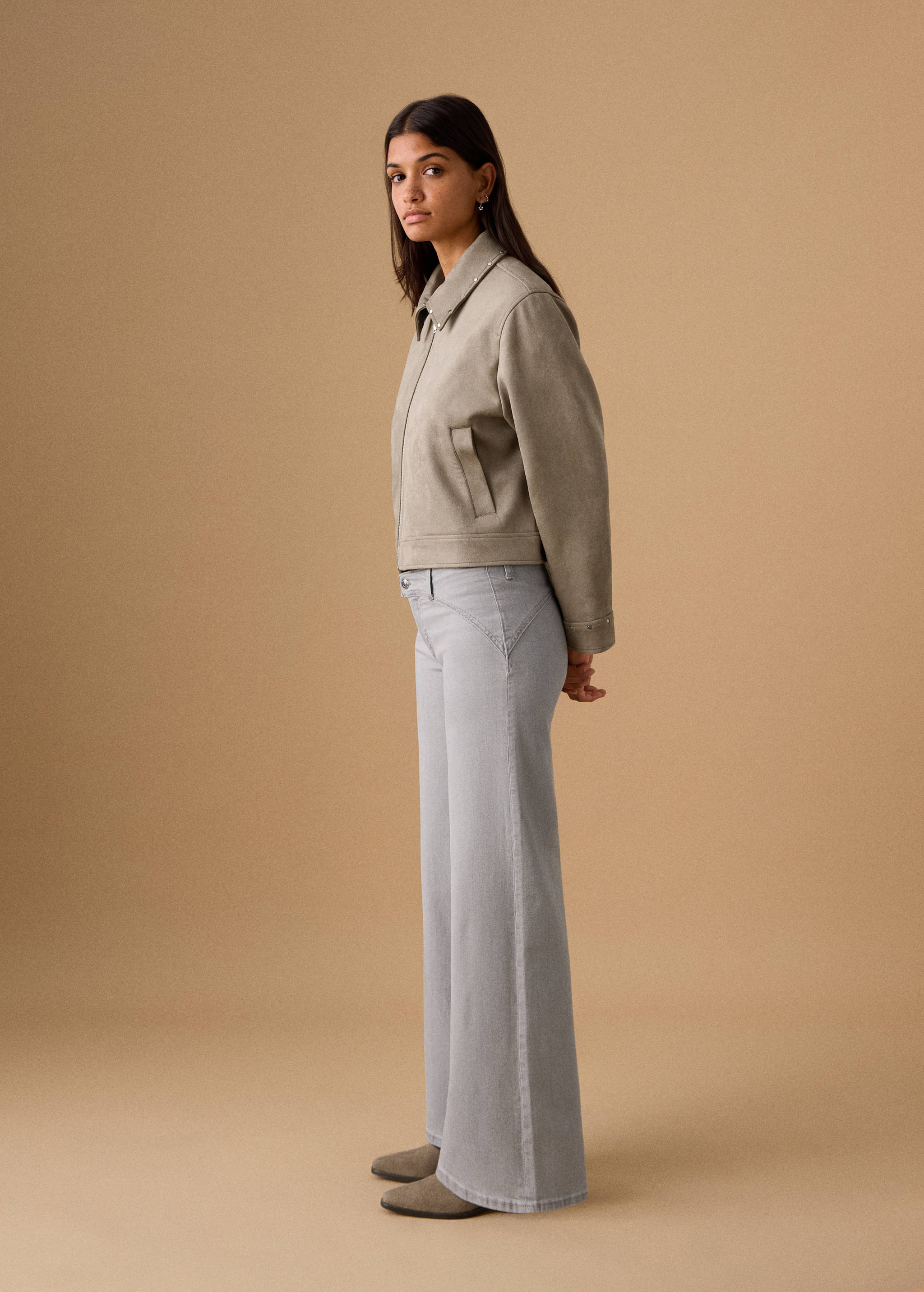 Gerade Jeans mit niedriger Bundhöhe - Mittlere Ansicht