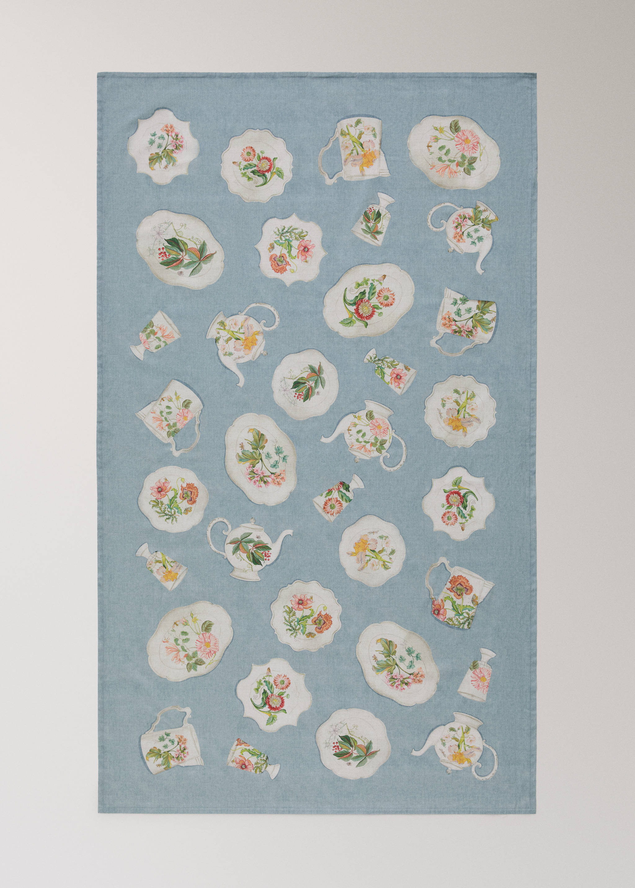 Cotton tablecloth with vintage porcelain elements for 6 to 8 diners - Details of the article 4