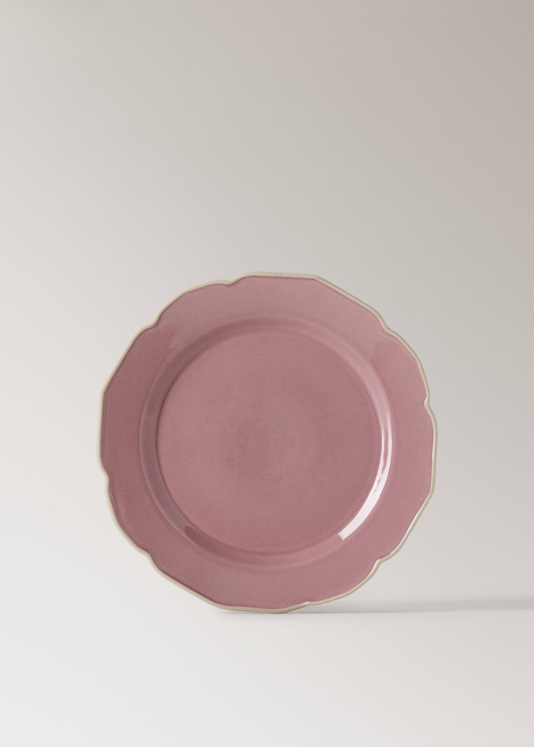 Stoneware flat plate with wavy design - Article without model