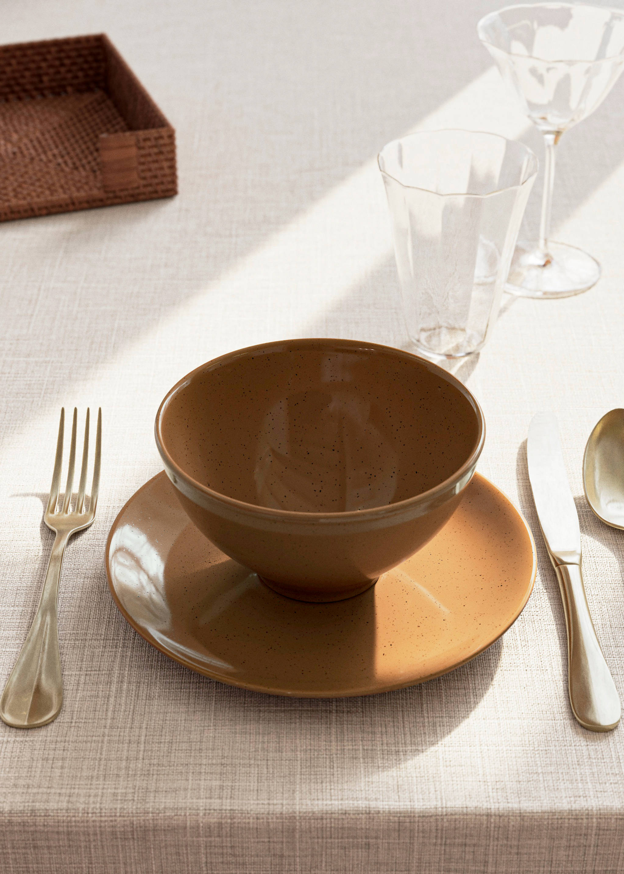 Stoneware bowl with spots - General plane, Leather. Ref: 27041526-00.