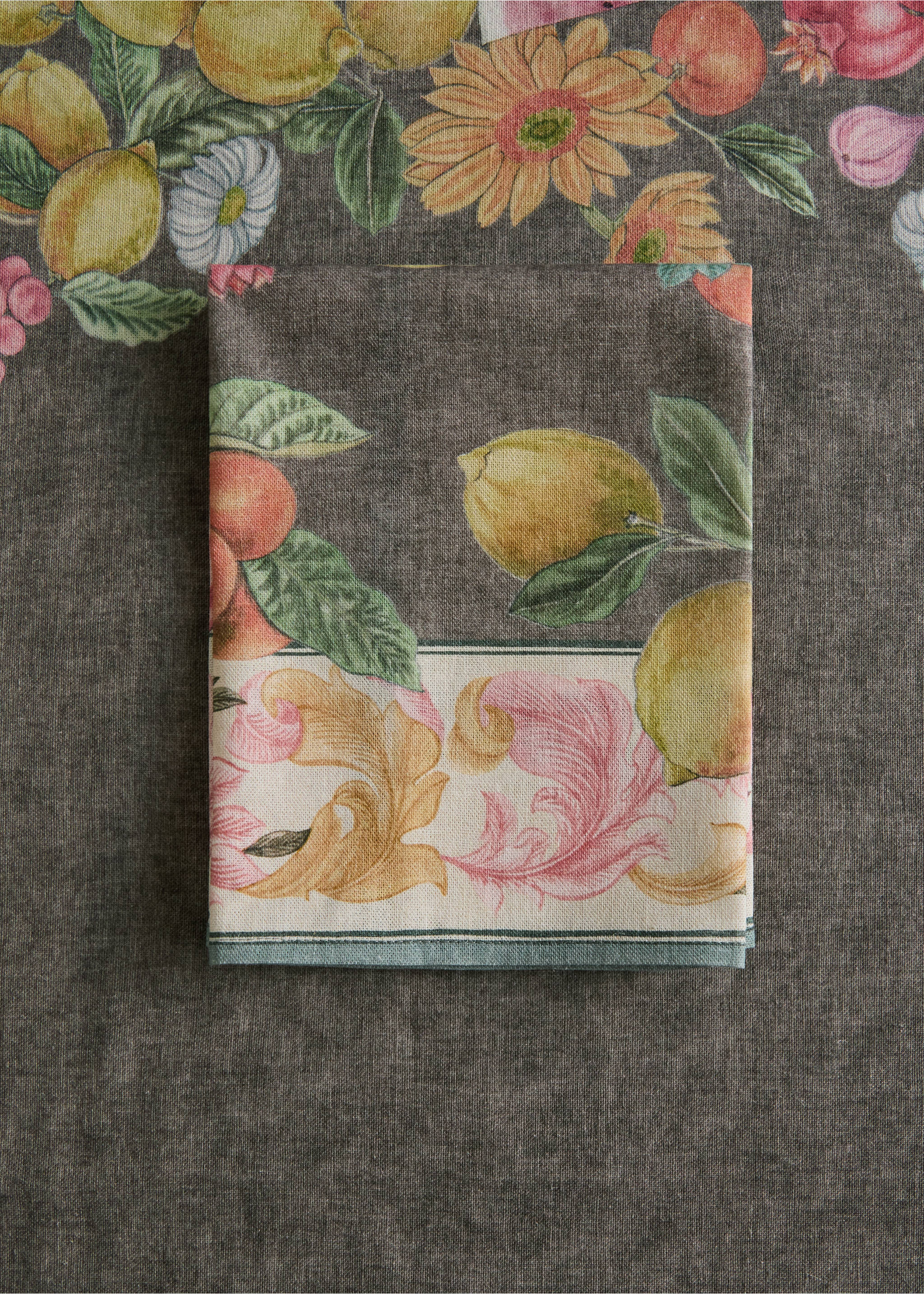 Fruktmønstrede servietter i bomull og lin - Total bildeutsnitt, Grønn. Ref: 27041534-00.