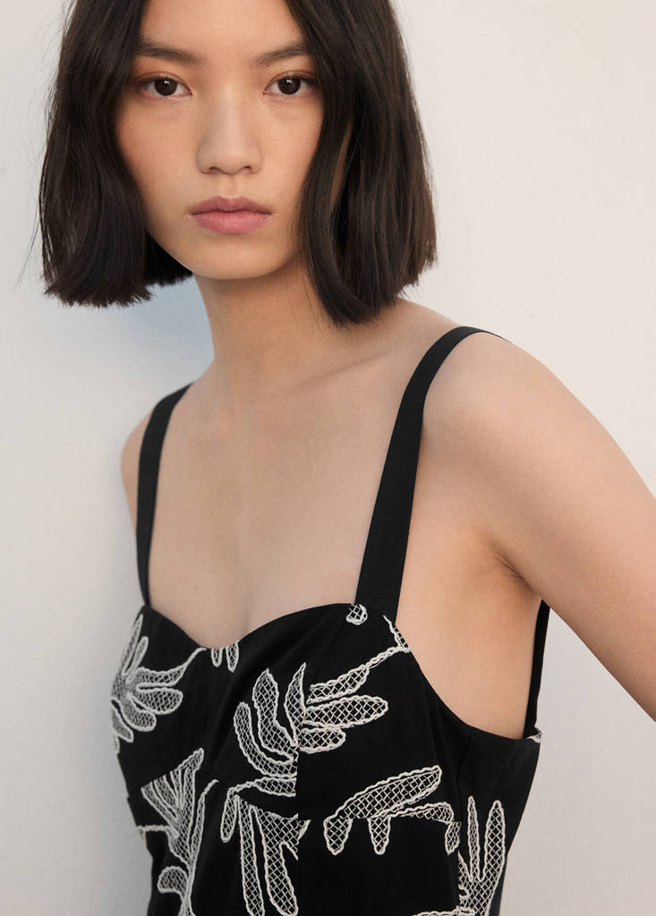 Floral embroidery dress — Black