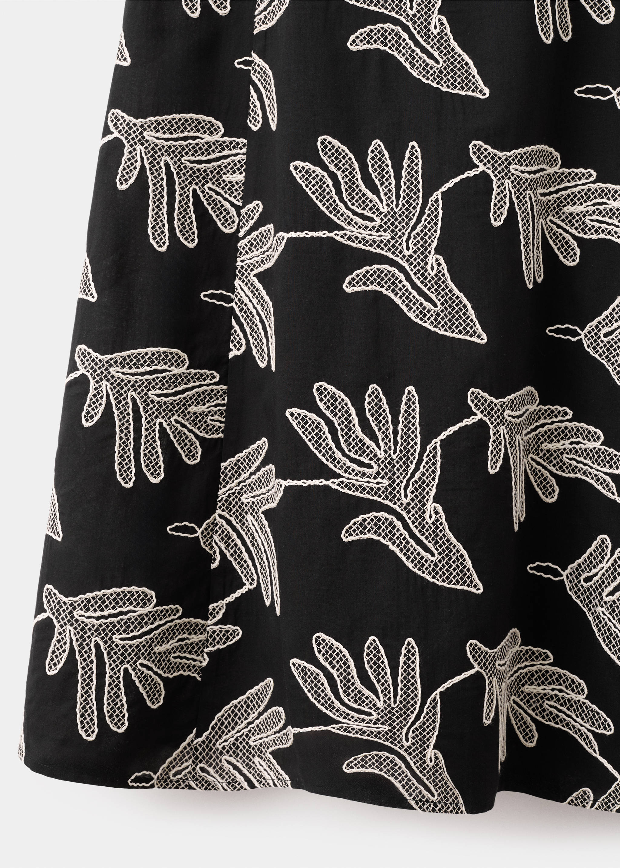 Vestido bordado floral - Detalle del artículo 8, Negro. Ref: 27042539-00.