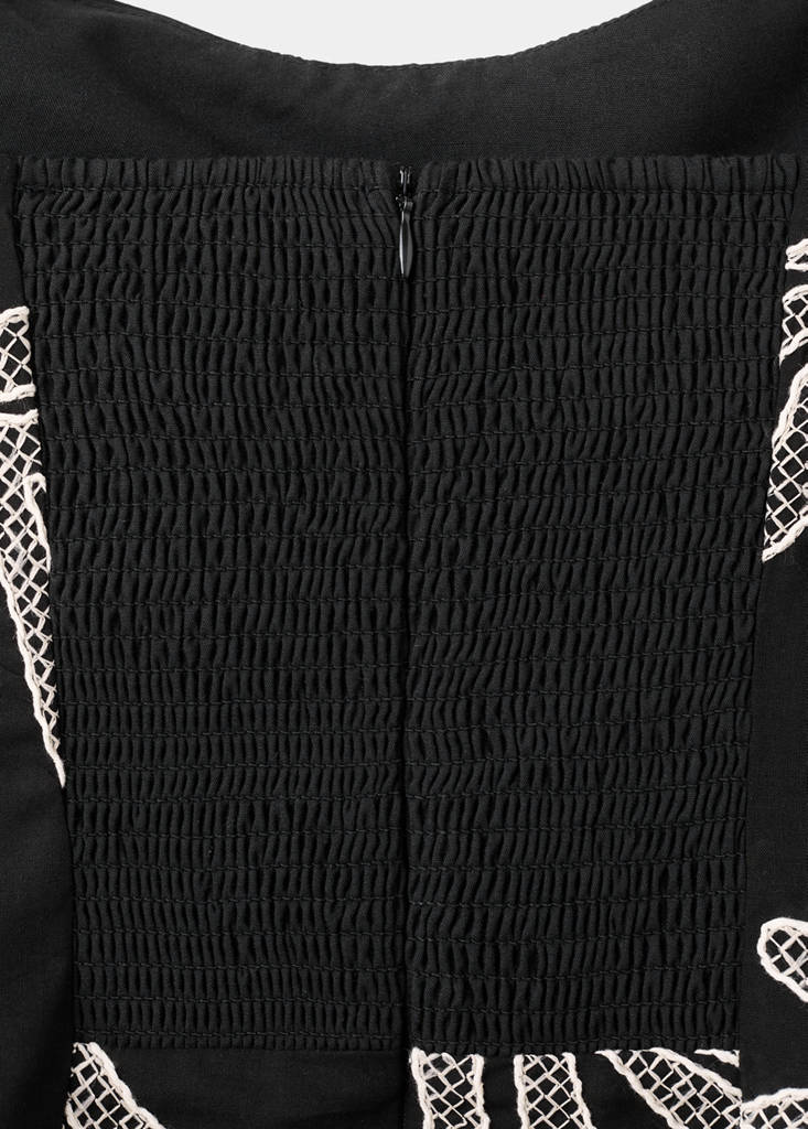 Floral embroidery dress — Black