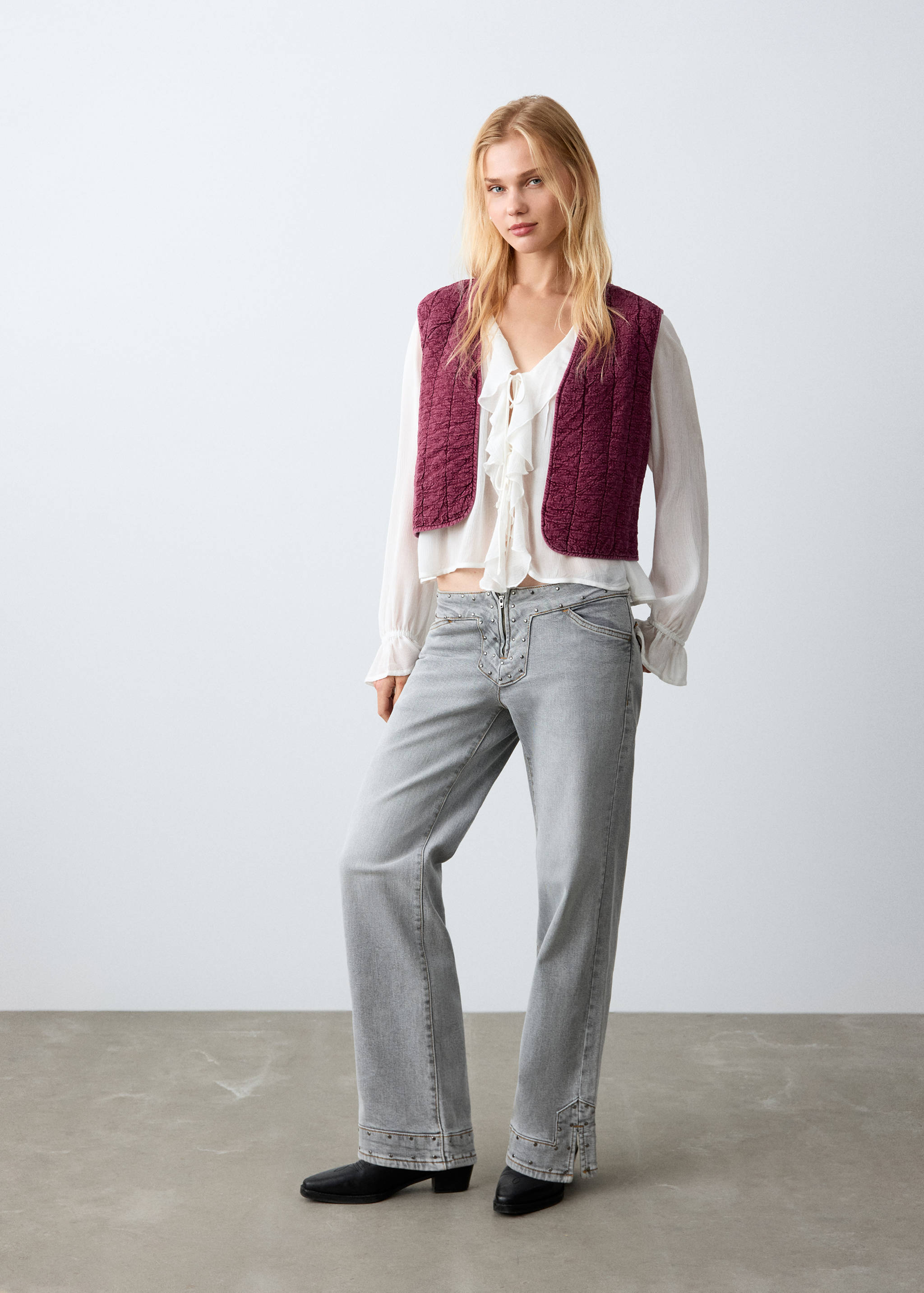 Embroidered quilted gilet - General plane