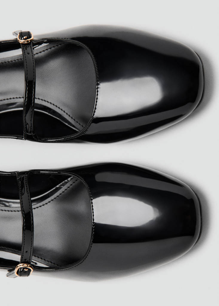 Patent leather shoes with buckle — Black