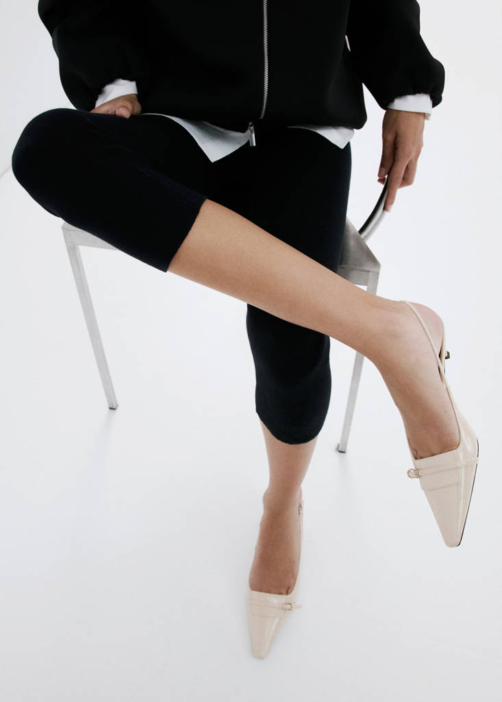 Kitten-heel pointed shoes — Ecru