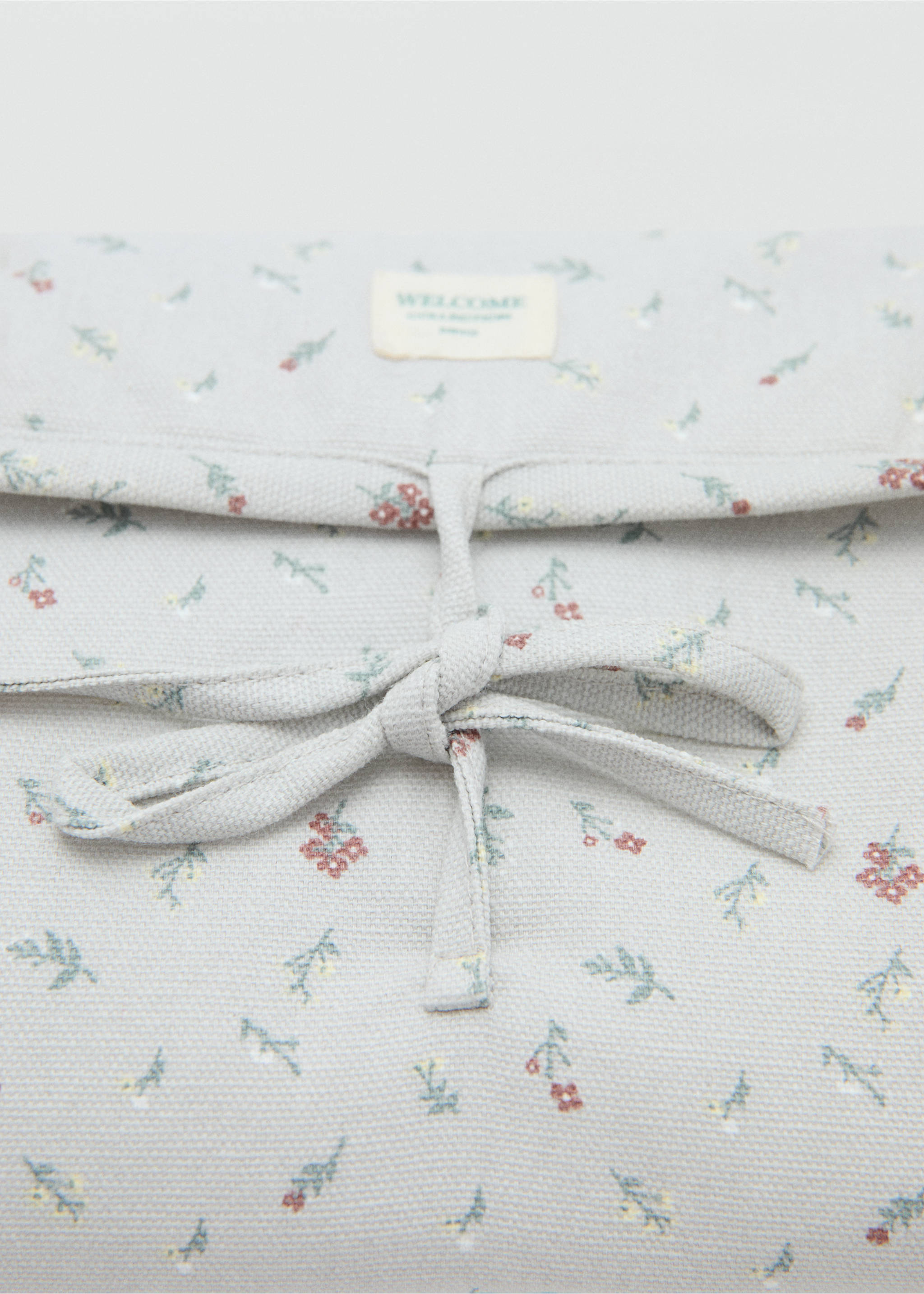 Cambiador de viaje flores - Detalle del artículo 1, Gris. Ref: 27042552-00.