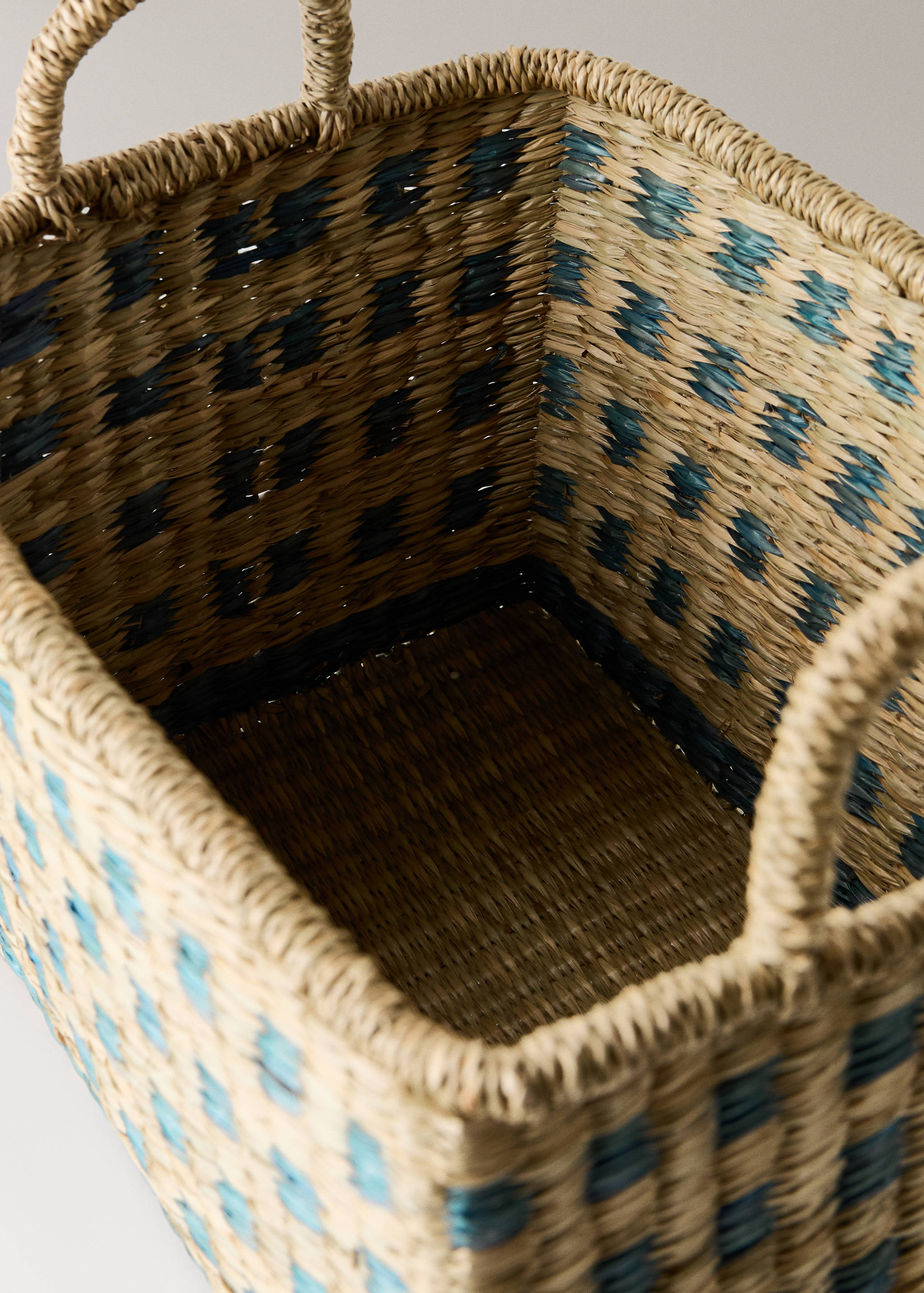 Rectangular printed basket with medium-sized handles - Details of the article 3