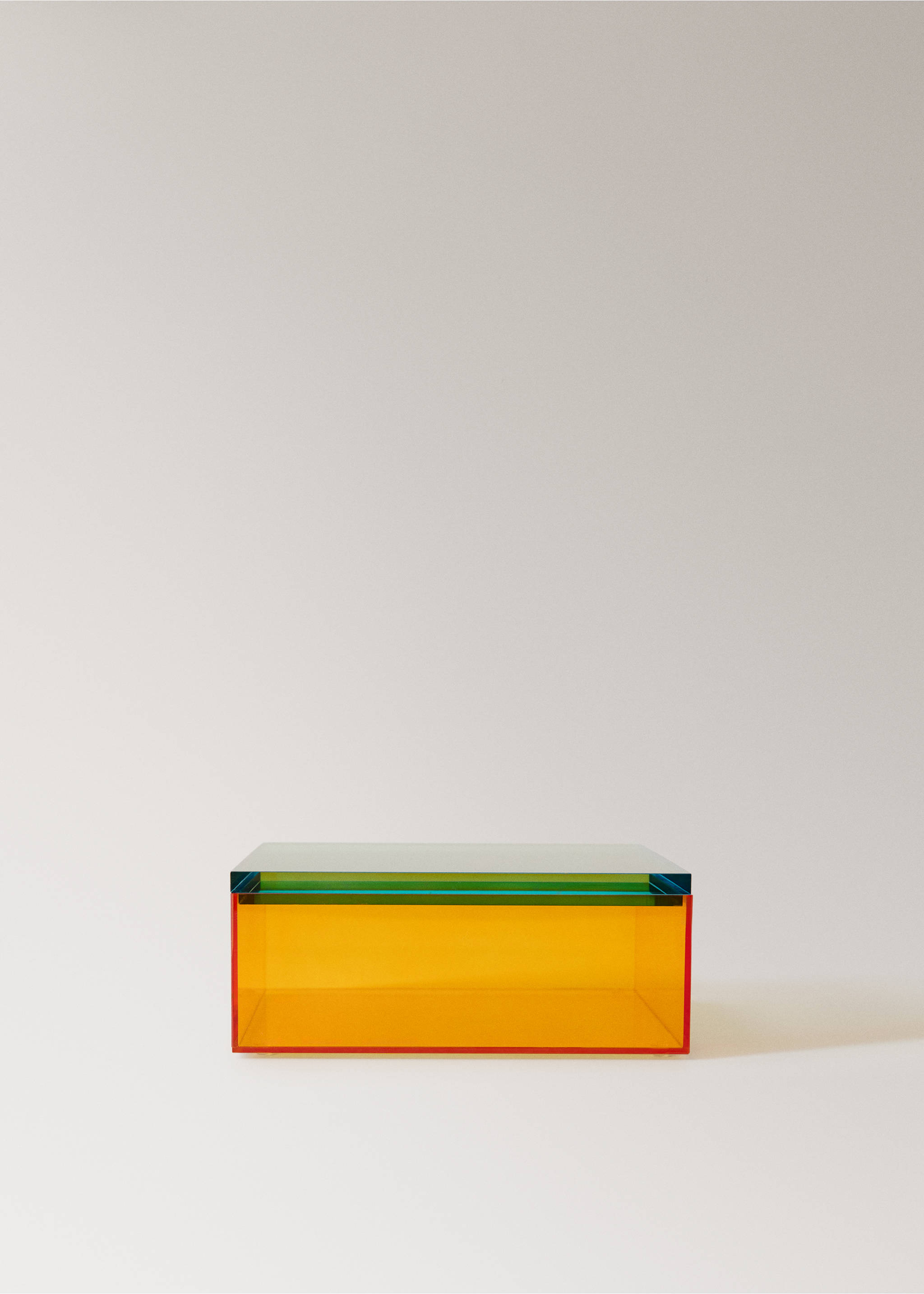 Large two-tone acrylic box - Article without model, Fuchsia. Ref: 27042897-00.