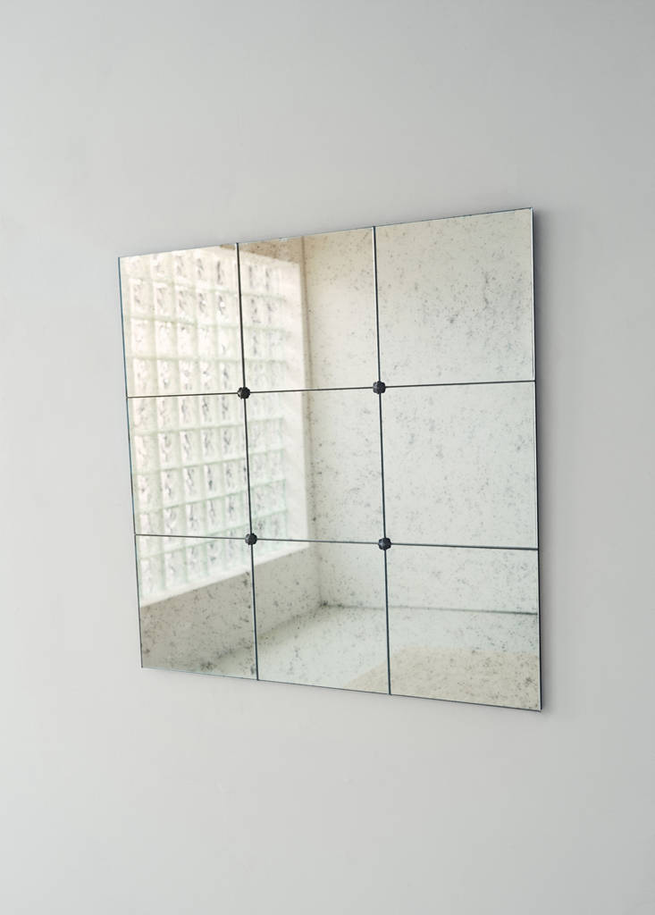 Square mirror with antique effect — Silver