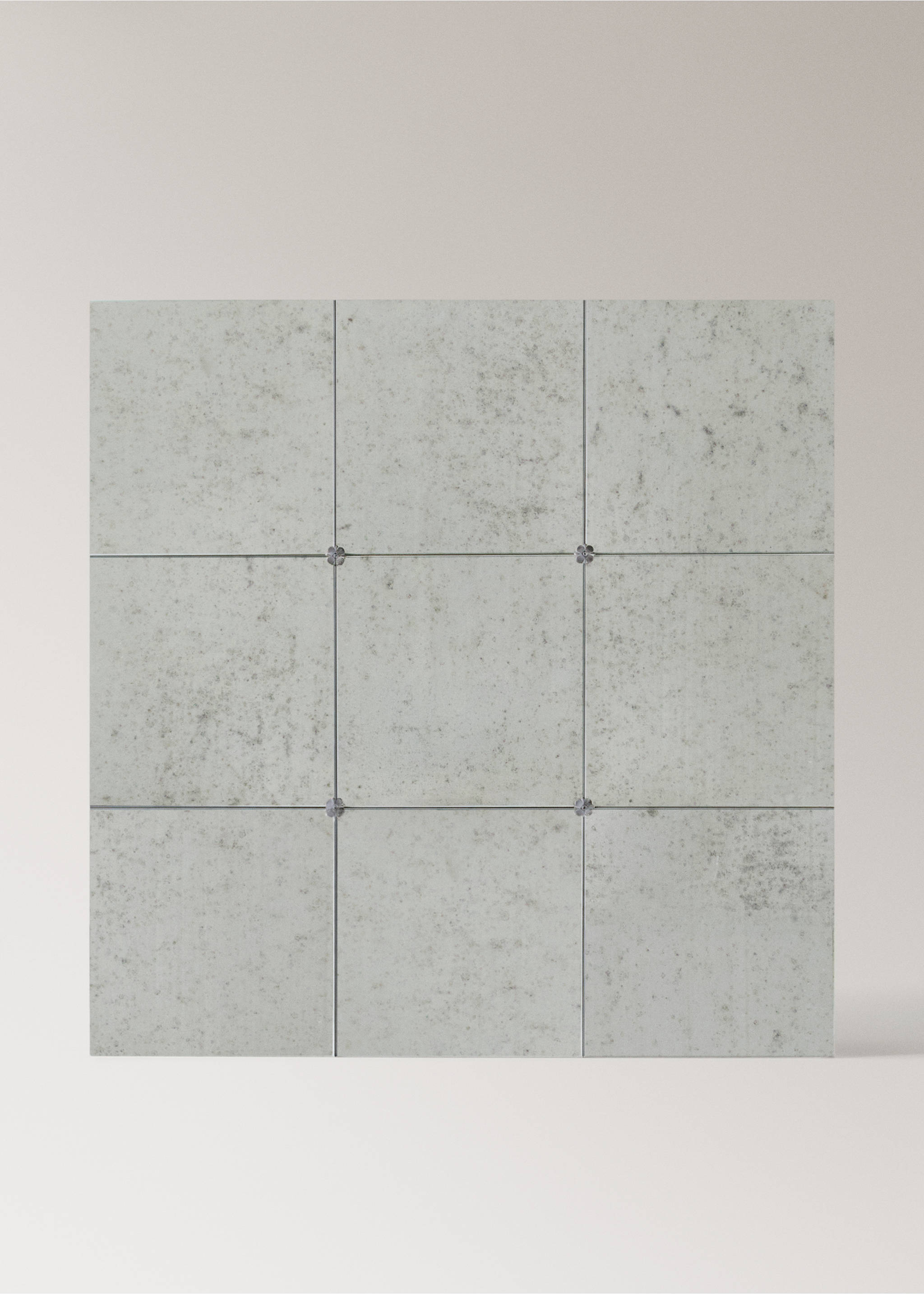 Square mirror with antique effect - Article without model, Silver. Ref: 27042900-00.
