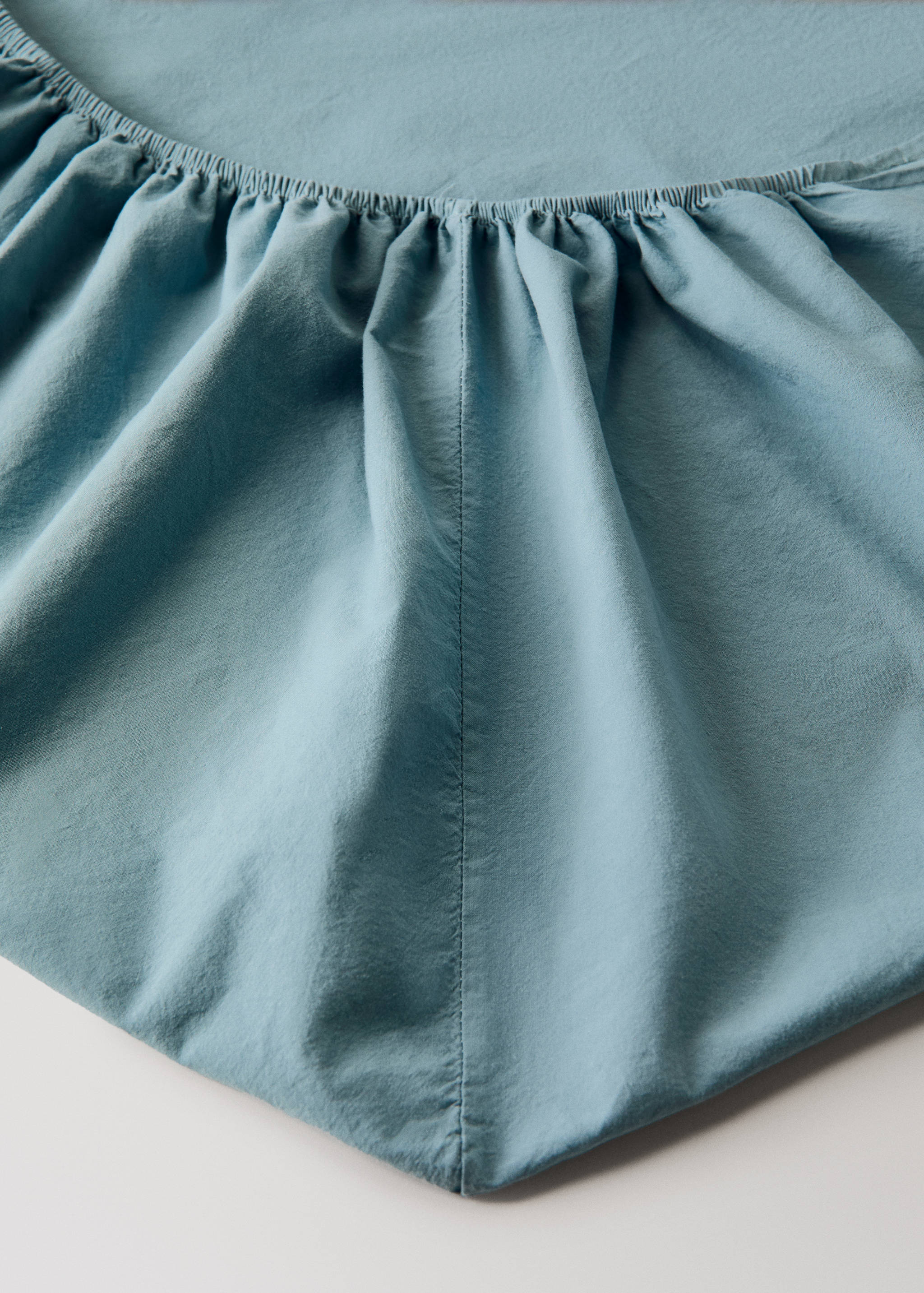 Garment-dyed cotton fitted sheet for 135/140-cm bed - Details of the article 2