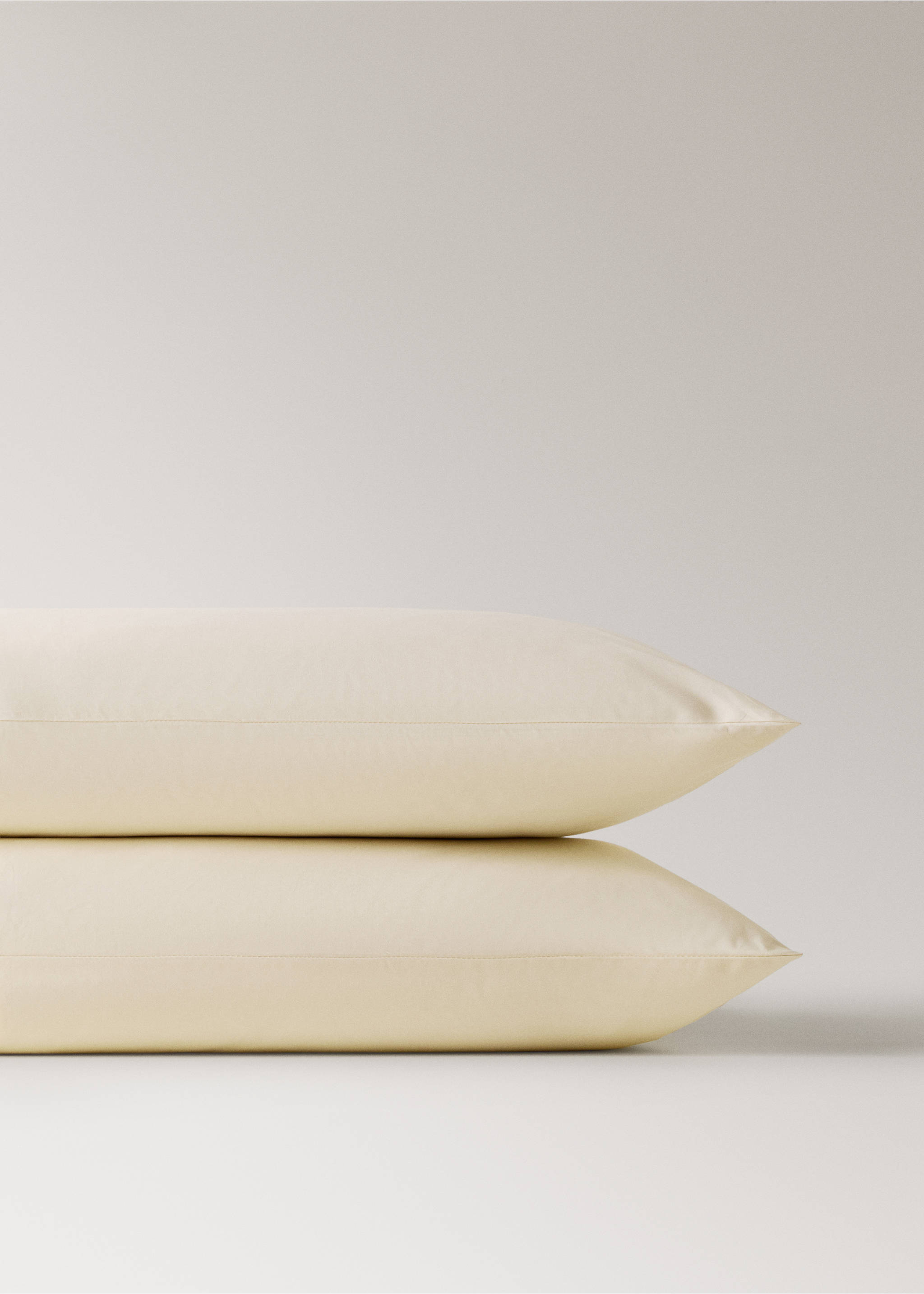 Két darab 200 szálas perkálpamut párnahuzat, 50x75 cm - A termék adatai 3, Pasztell sárga. Ref: 27042917-00.