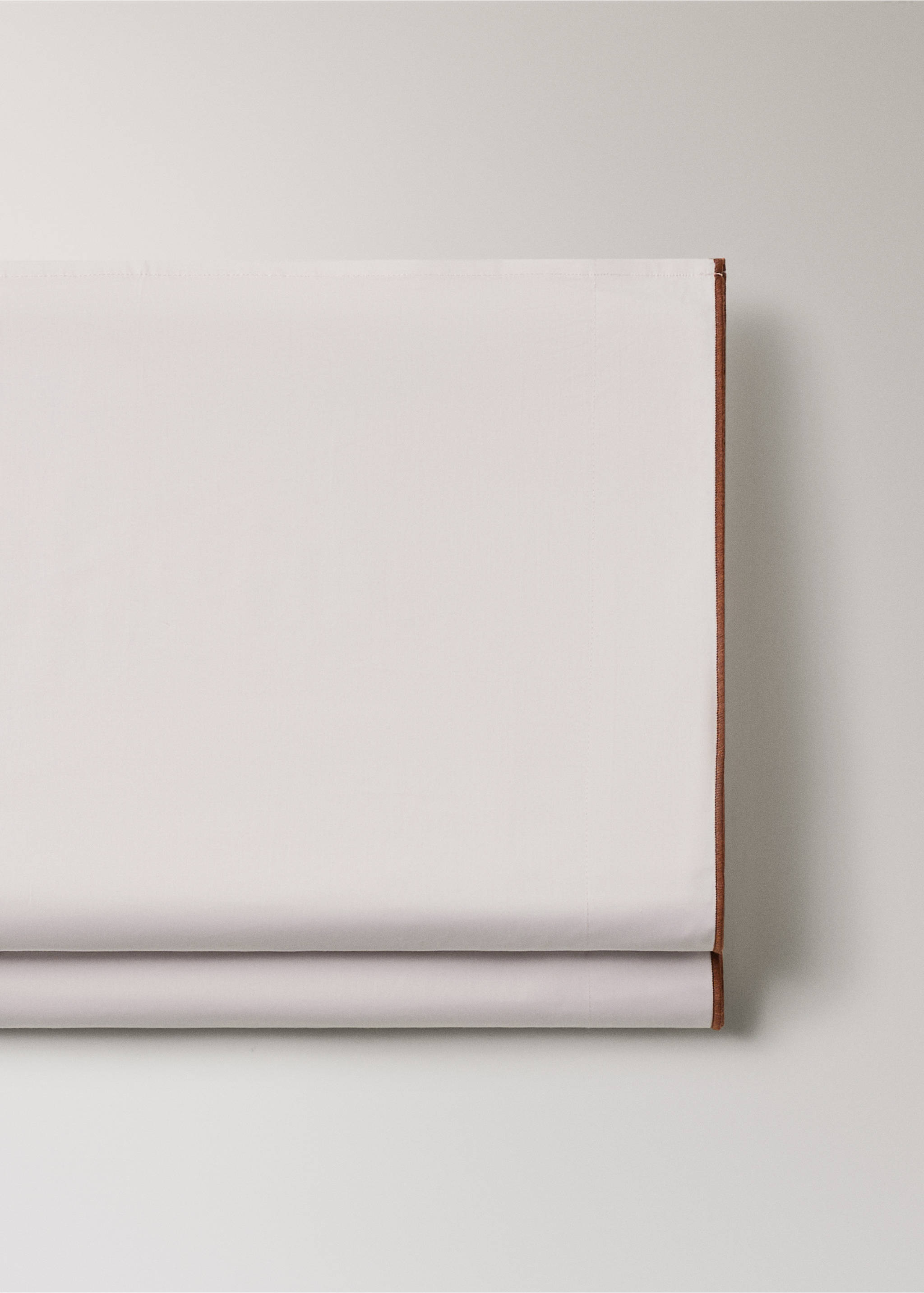 Reversible colour percale cotton top sheet for 135/140cm bed - Details of the article 2, Pink. Ref: 27042921-00.
