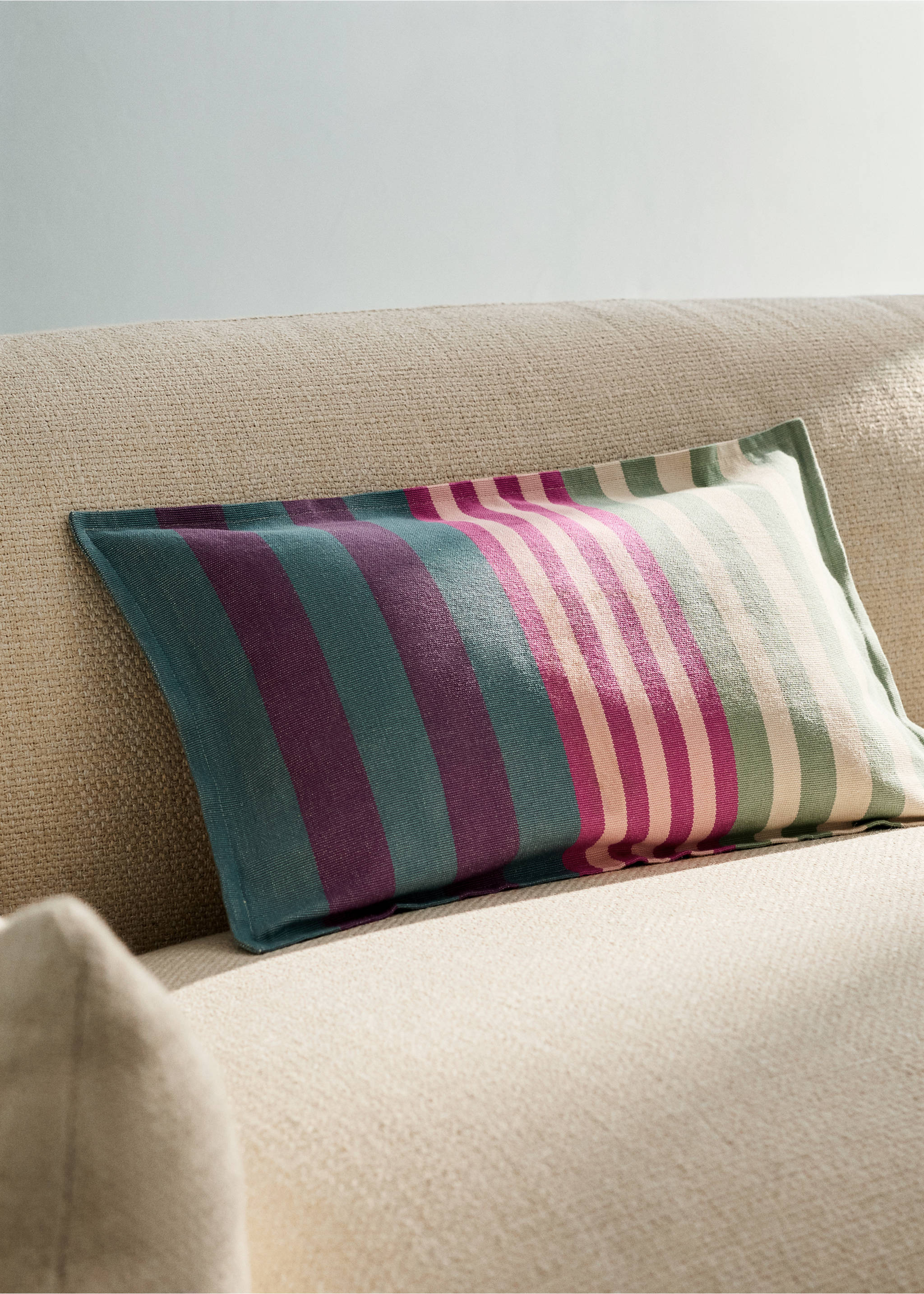 Cotton cushion cover with striped design 30x50 cm - General plane, Pastel Pink. Ref: 27042924-00.